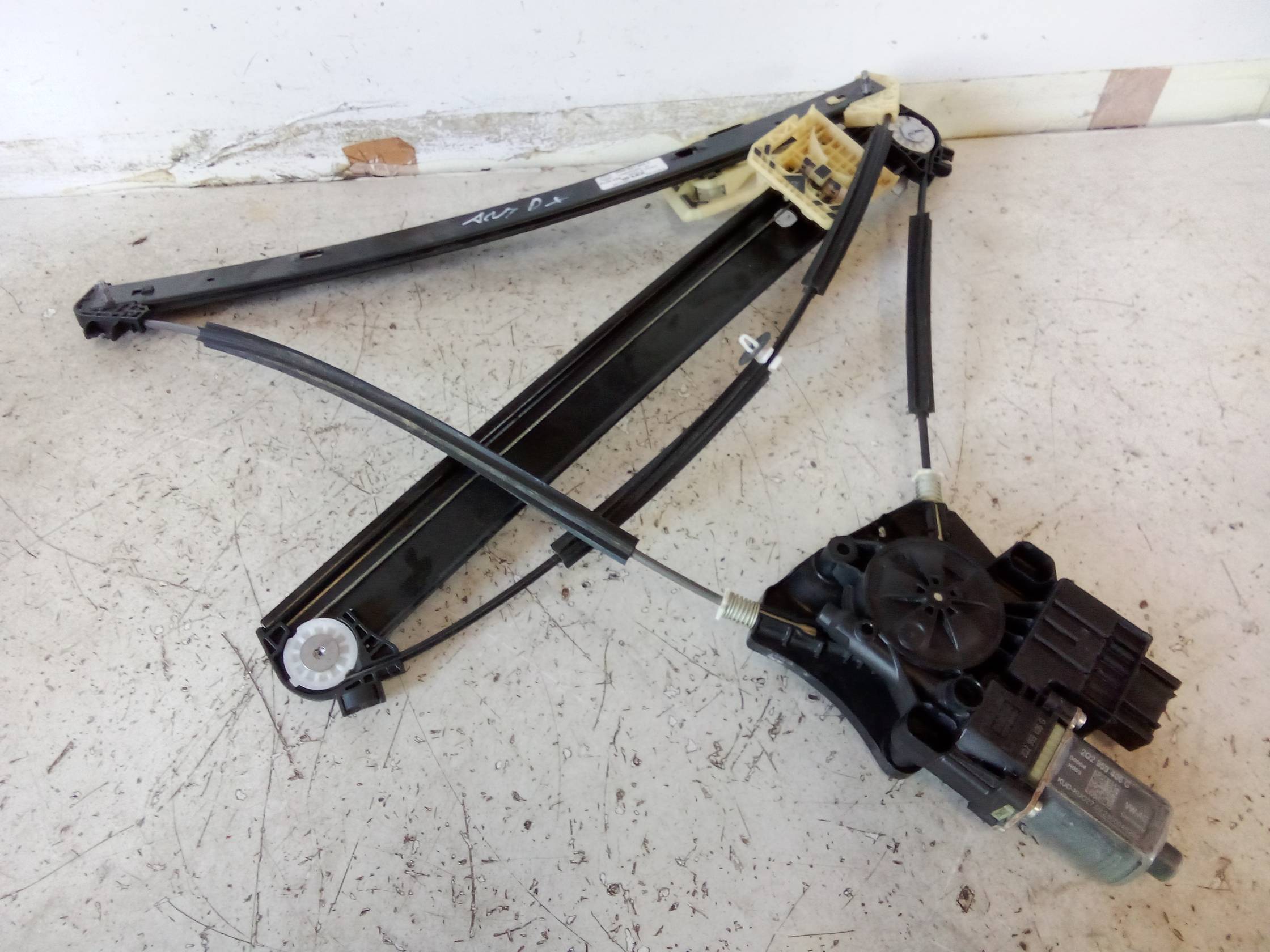 Alzacristallo elettr. porta ant. dx.