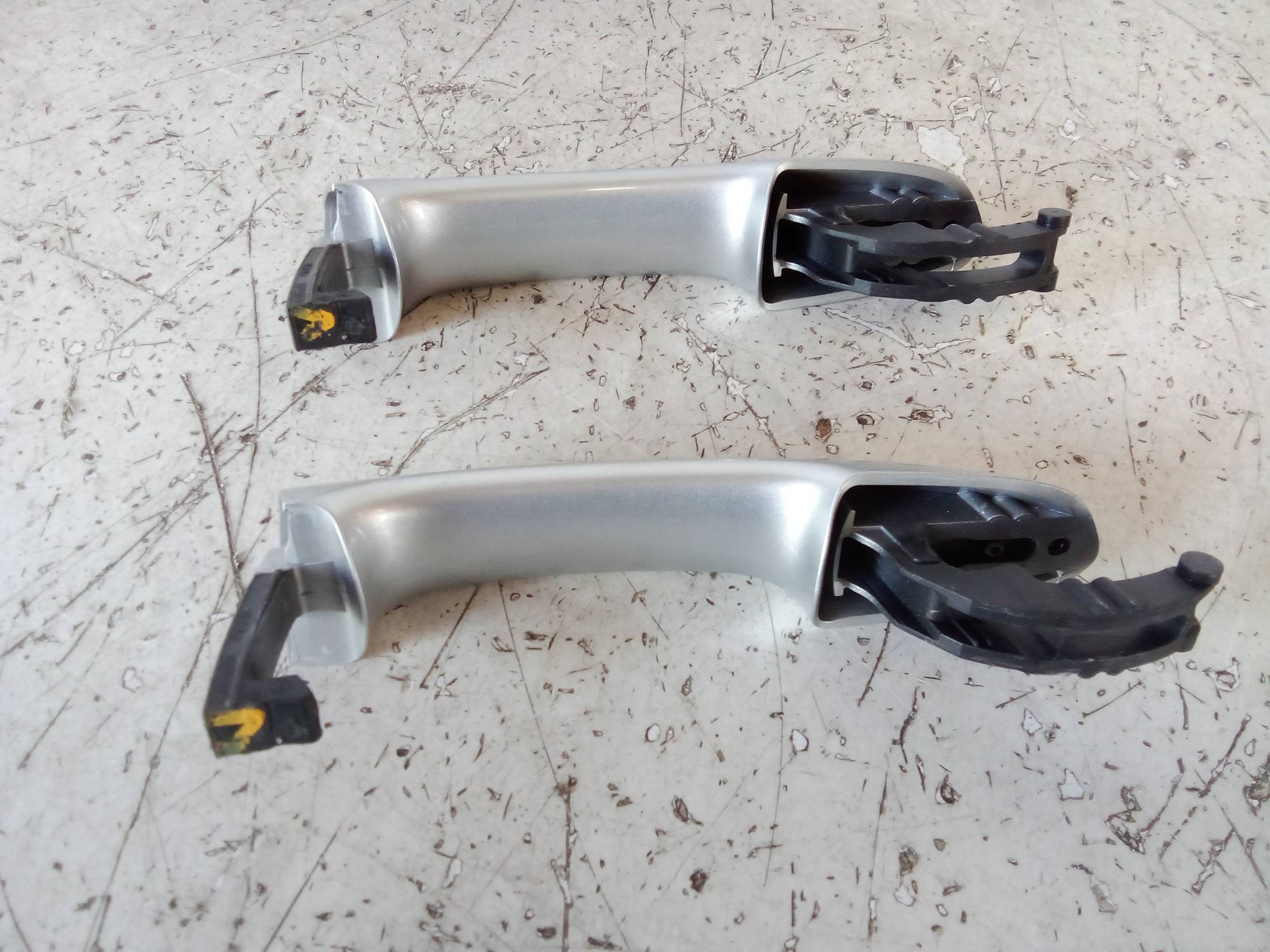 Maniglia porta ant. dx.