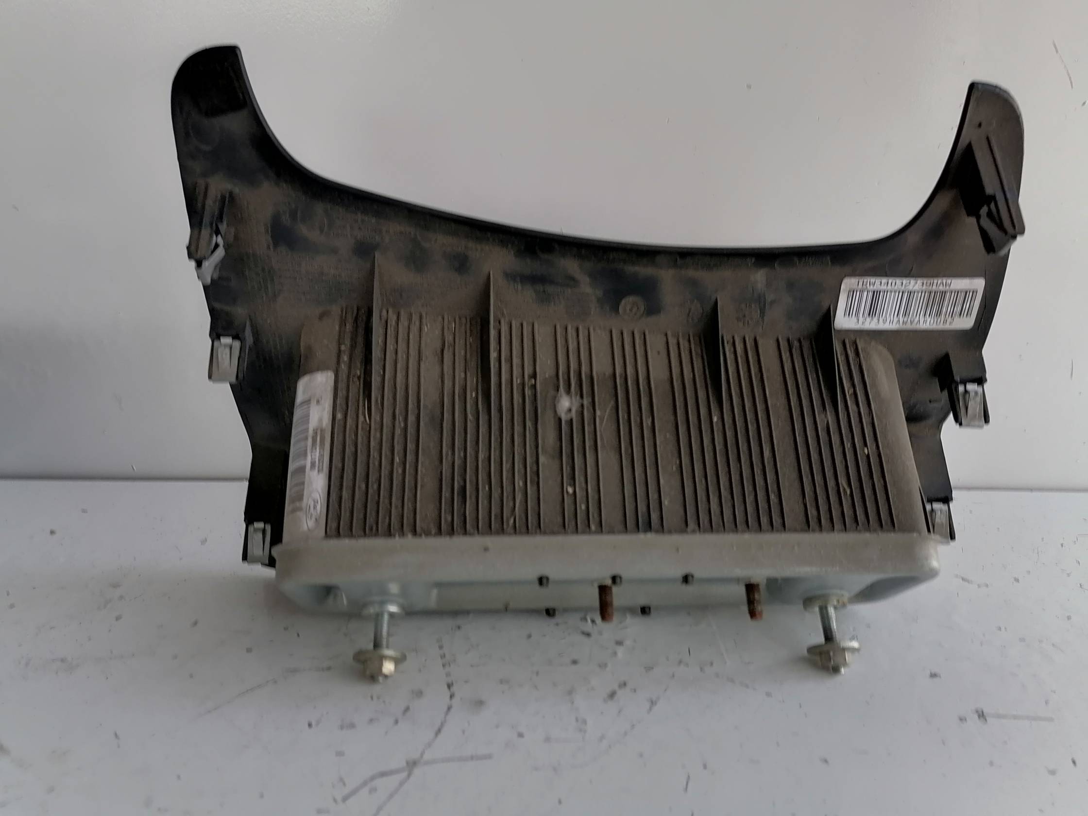 Dispositivo airbag protezione gambe