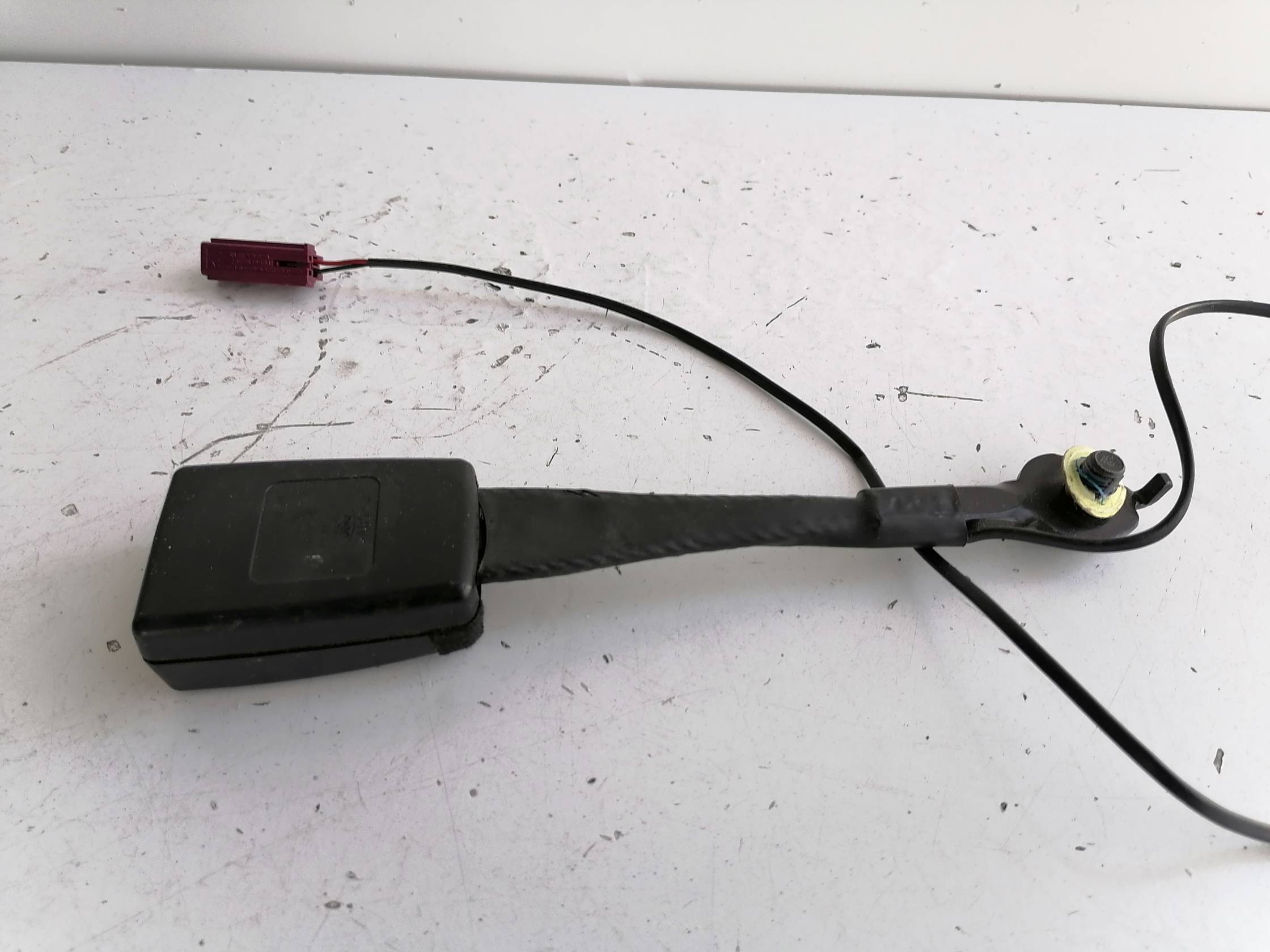 Aggancio cintura di sicurezza anteriore dx.