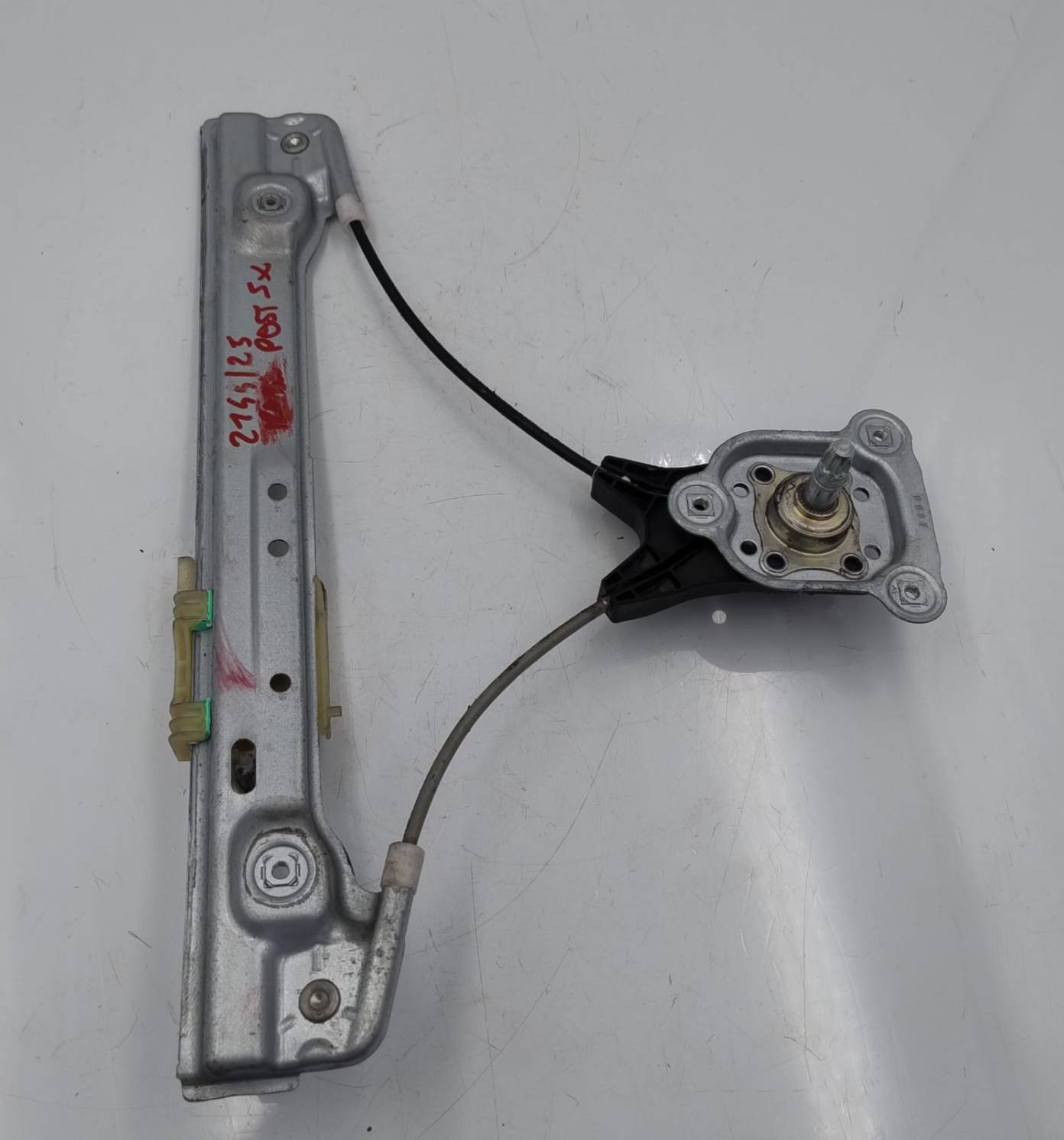 Alzacristallo manuale porta post. sx.