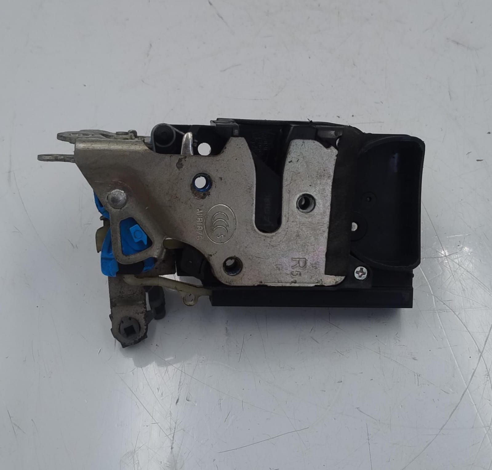 Serratura porta ant. dx.