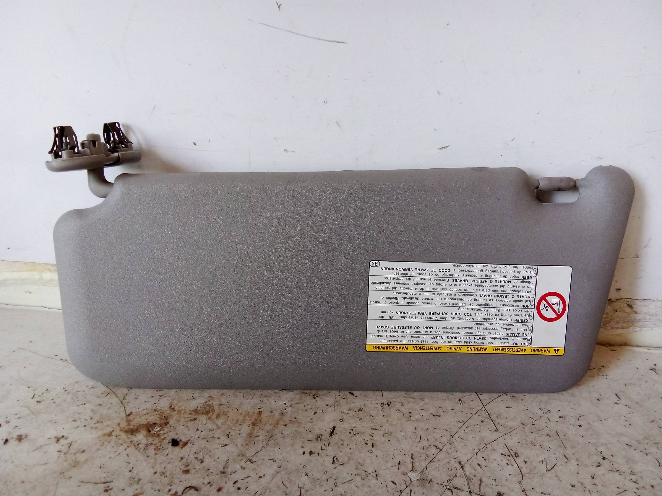 Aletta parasole parabrezza dx.