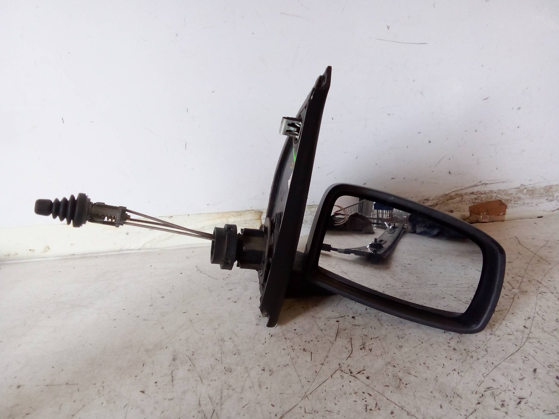 Retrovisore est. dx.