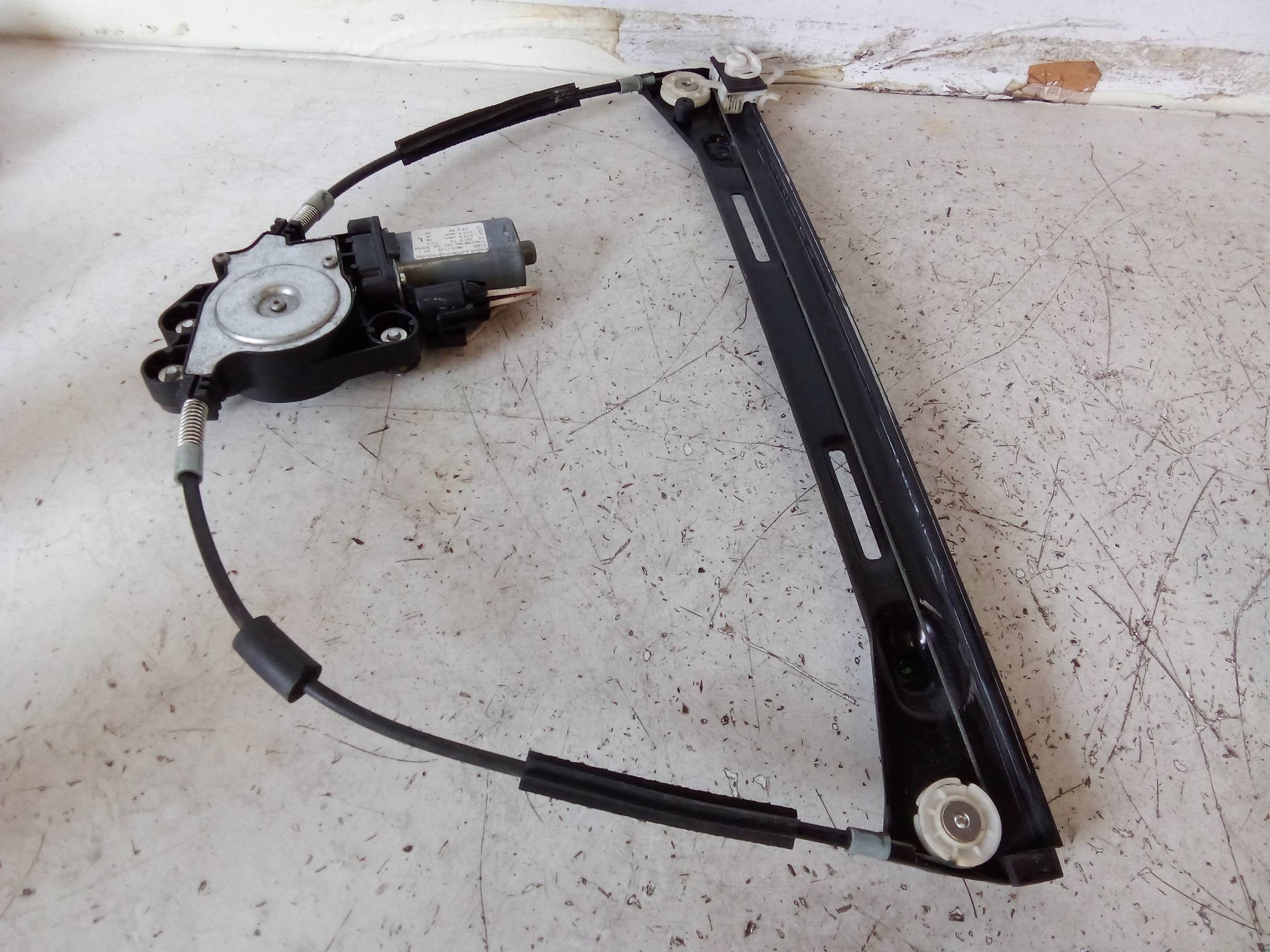 Alzacristallo elettr. porta ant. con motorino sx.