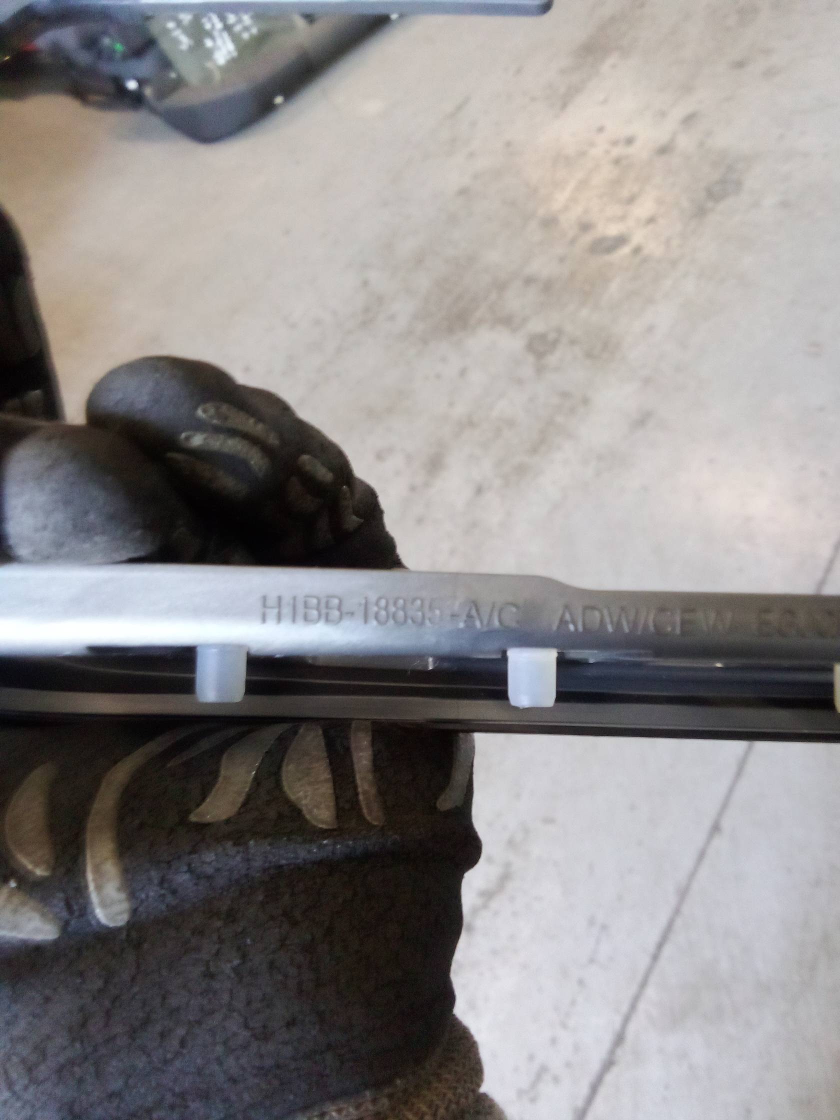 Bocchetta aria sup. lat. cruscotto sx.