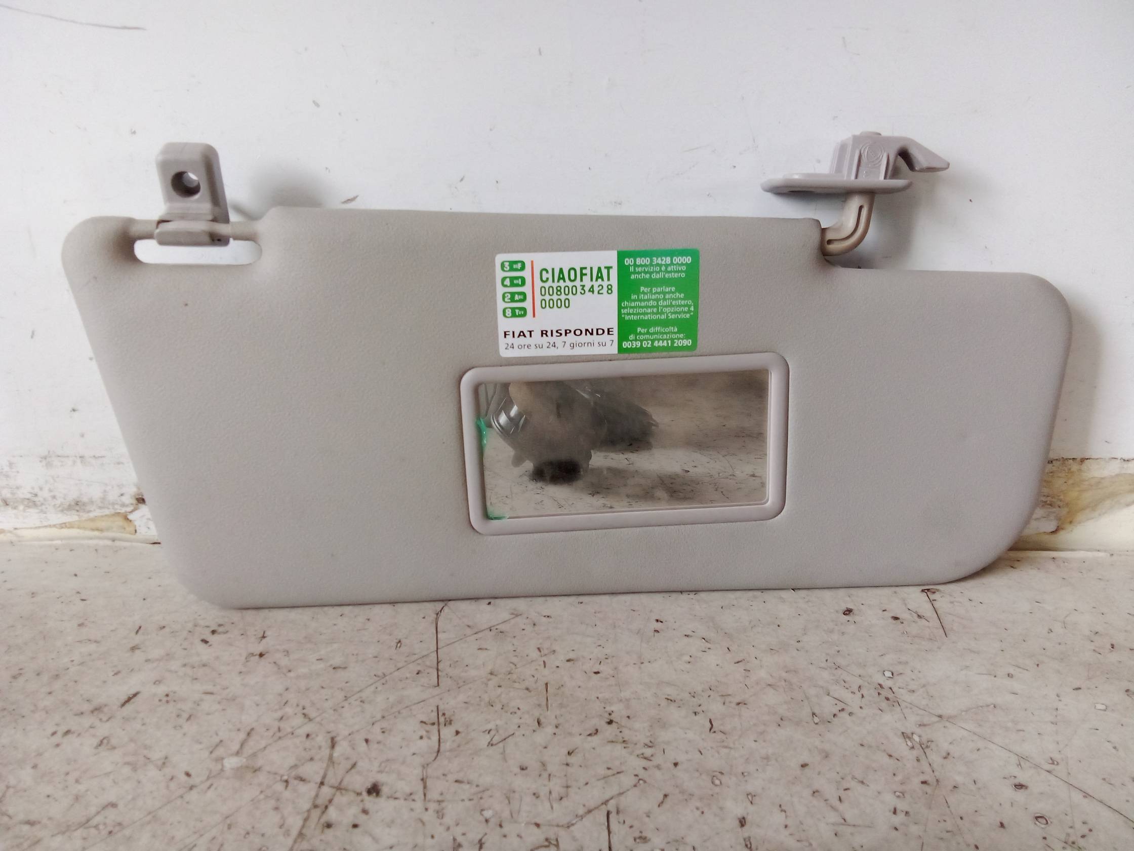 Aletta parasole parabrezza dx.