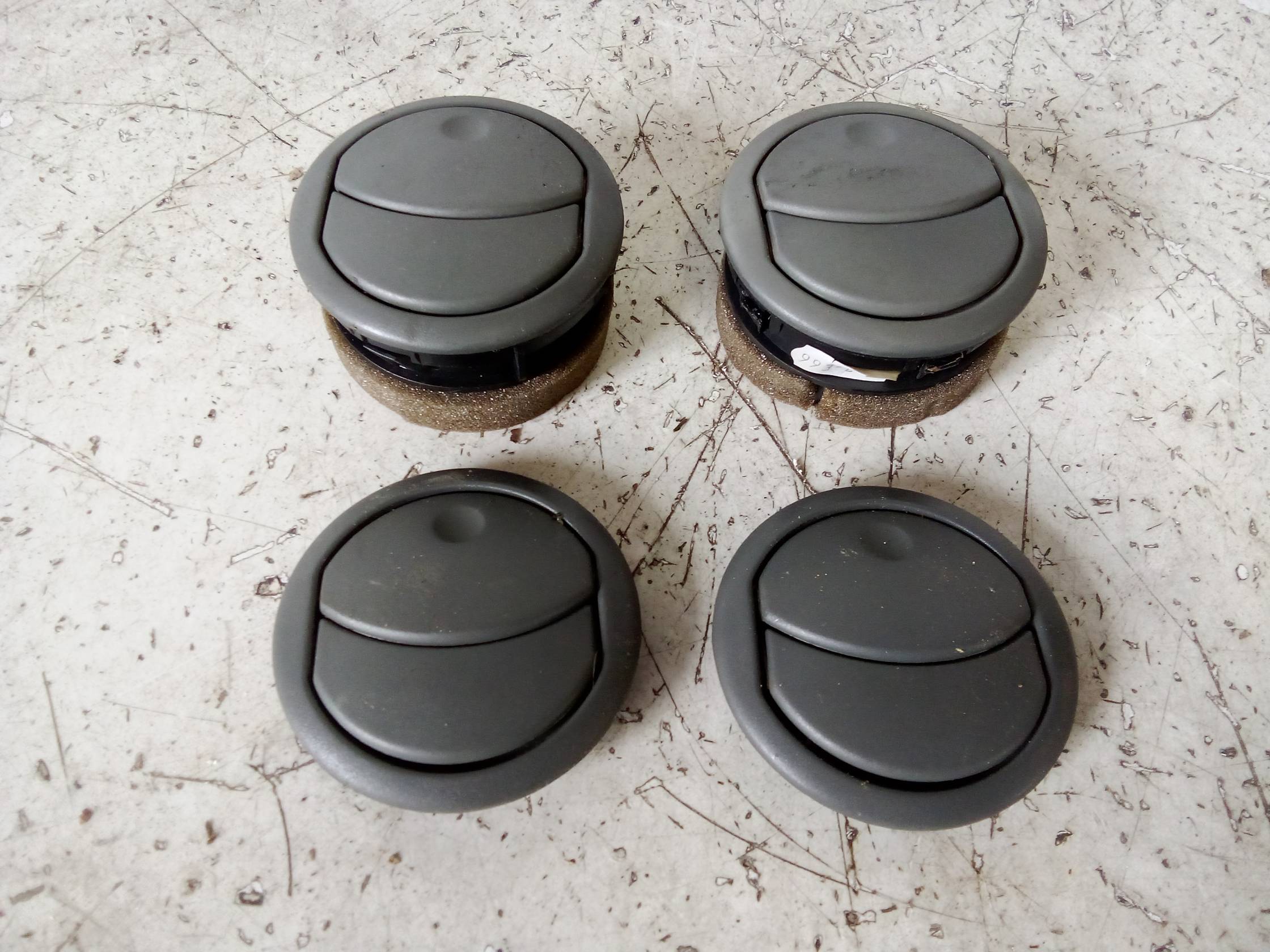 Bocchetta aria lat. cruscotto sx.