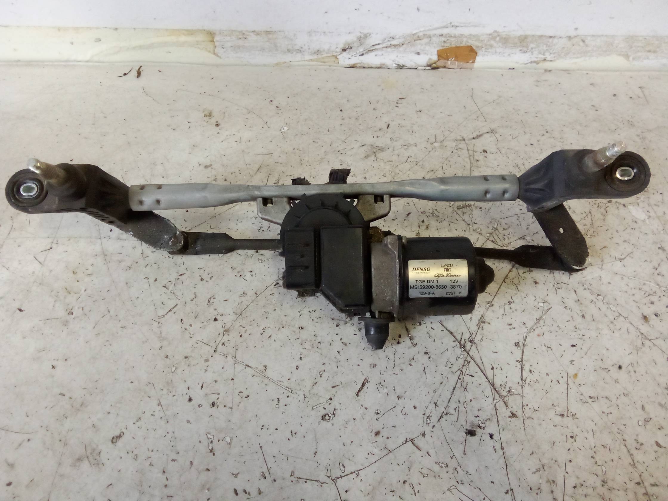 Meccanismo tergiparabrezza con motorino