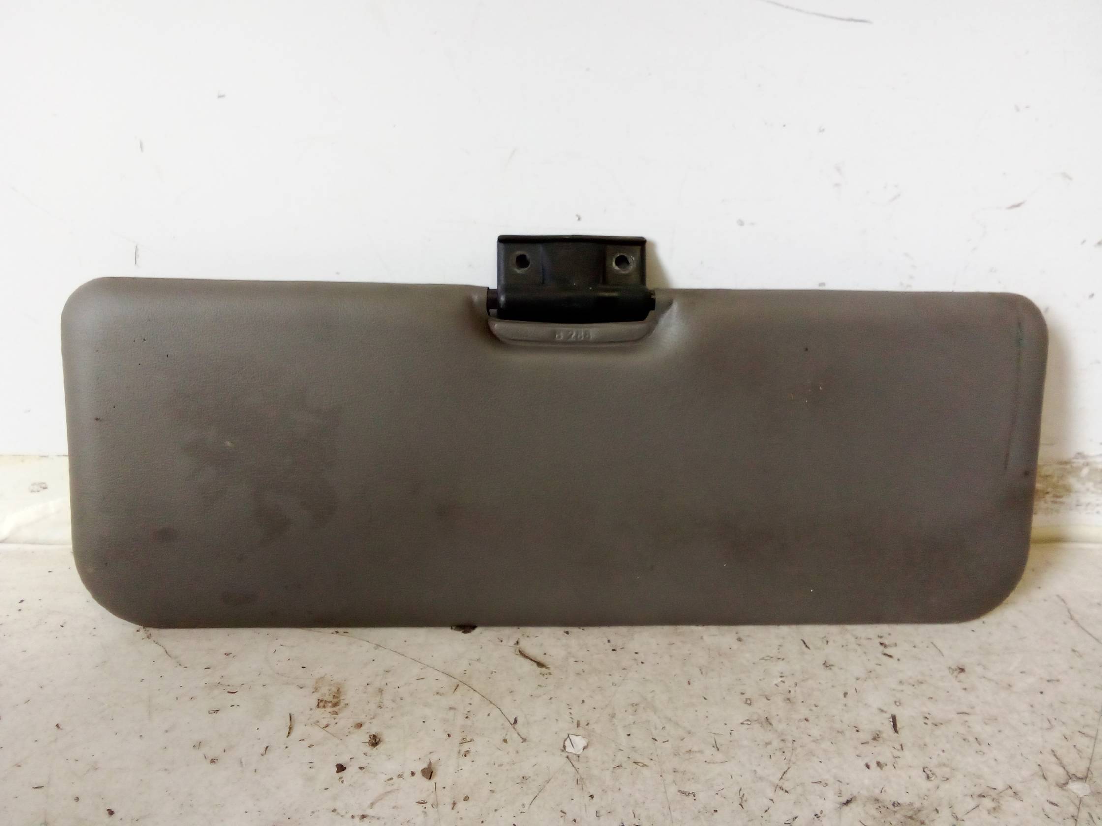 Aletta parasole parabrezza dx.