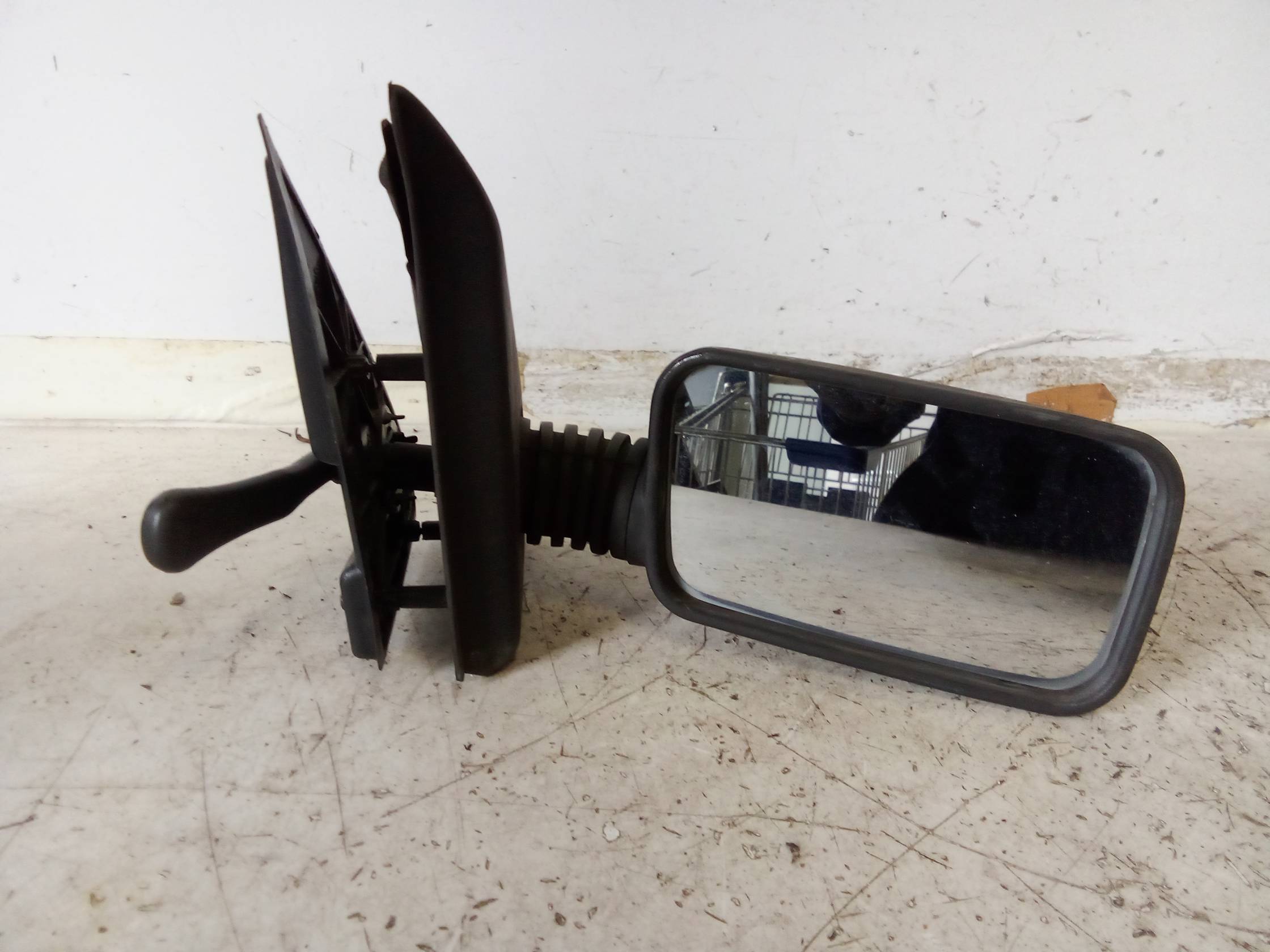 Retrovisore est. dx.