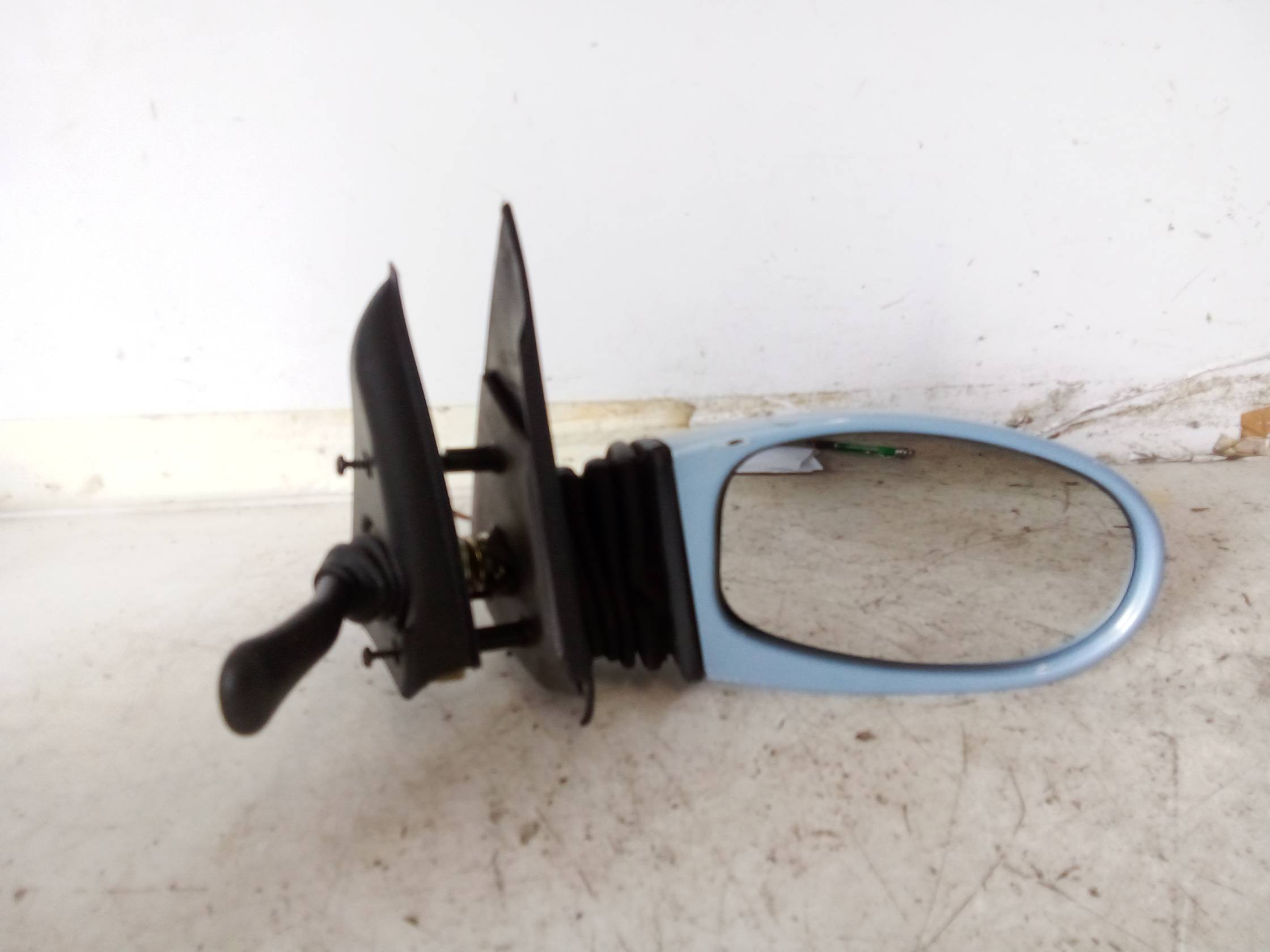 Retrovisore est. dx.