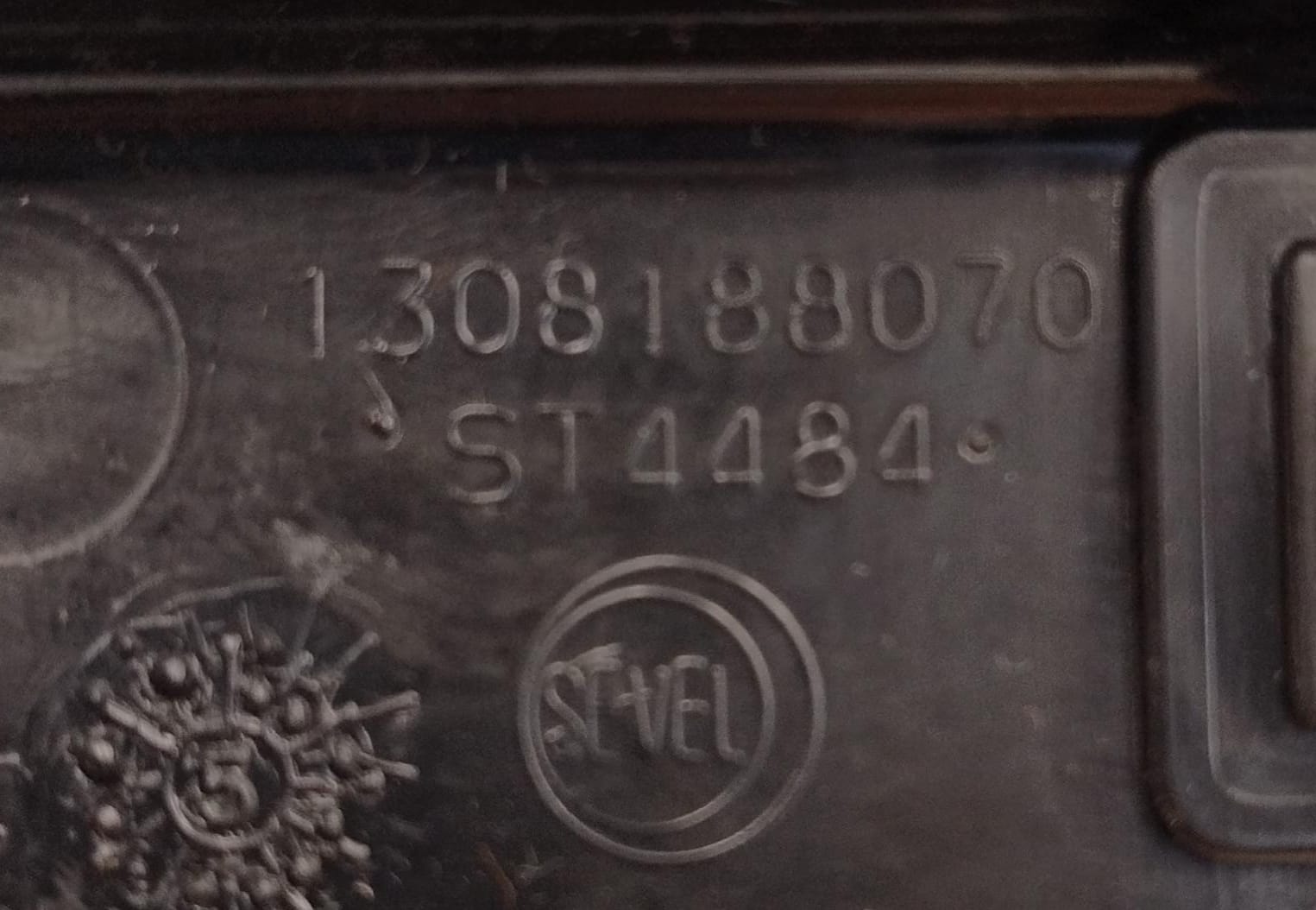 Cassetto vano portaoggetti