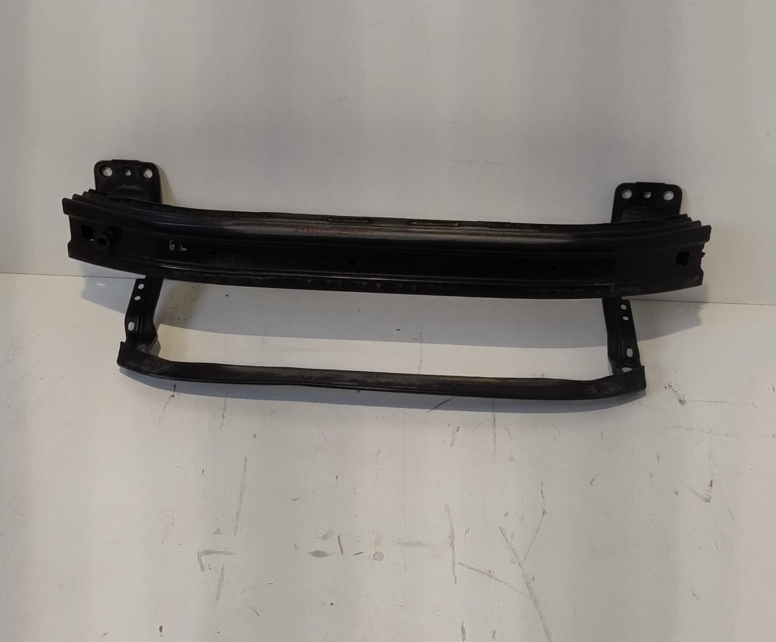 Traversa paraurti ant.