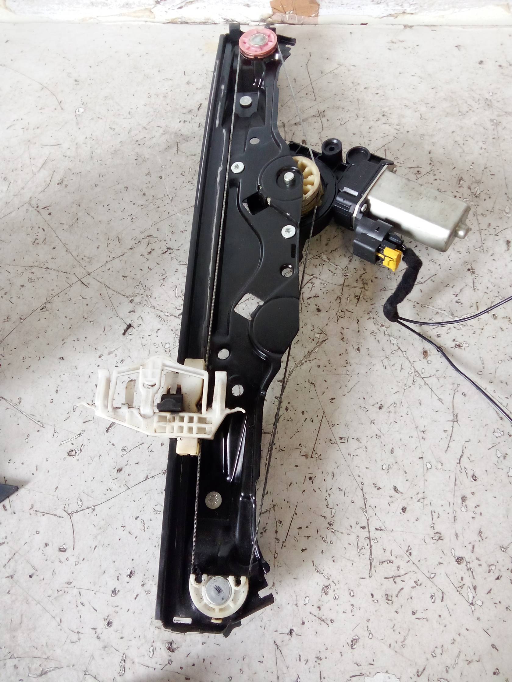 Alzacristallo elettr. porta ant. con motorino dx.