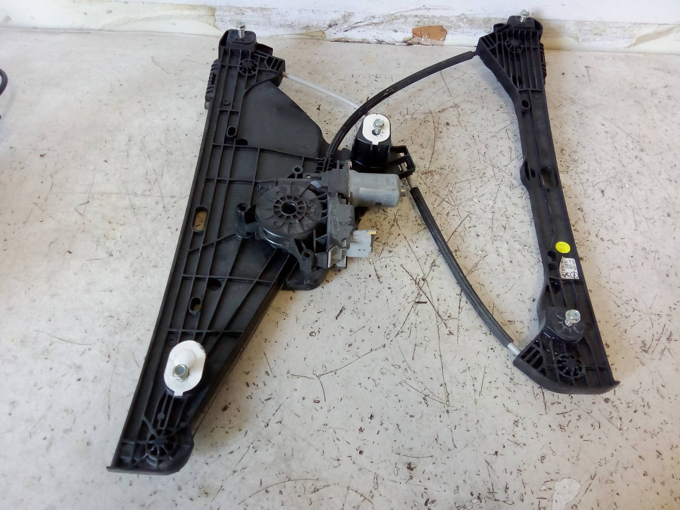 Alzacristallo elettr. porta ant. con motorino dx.