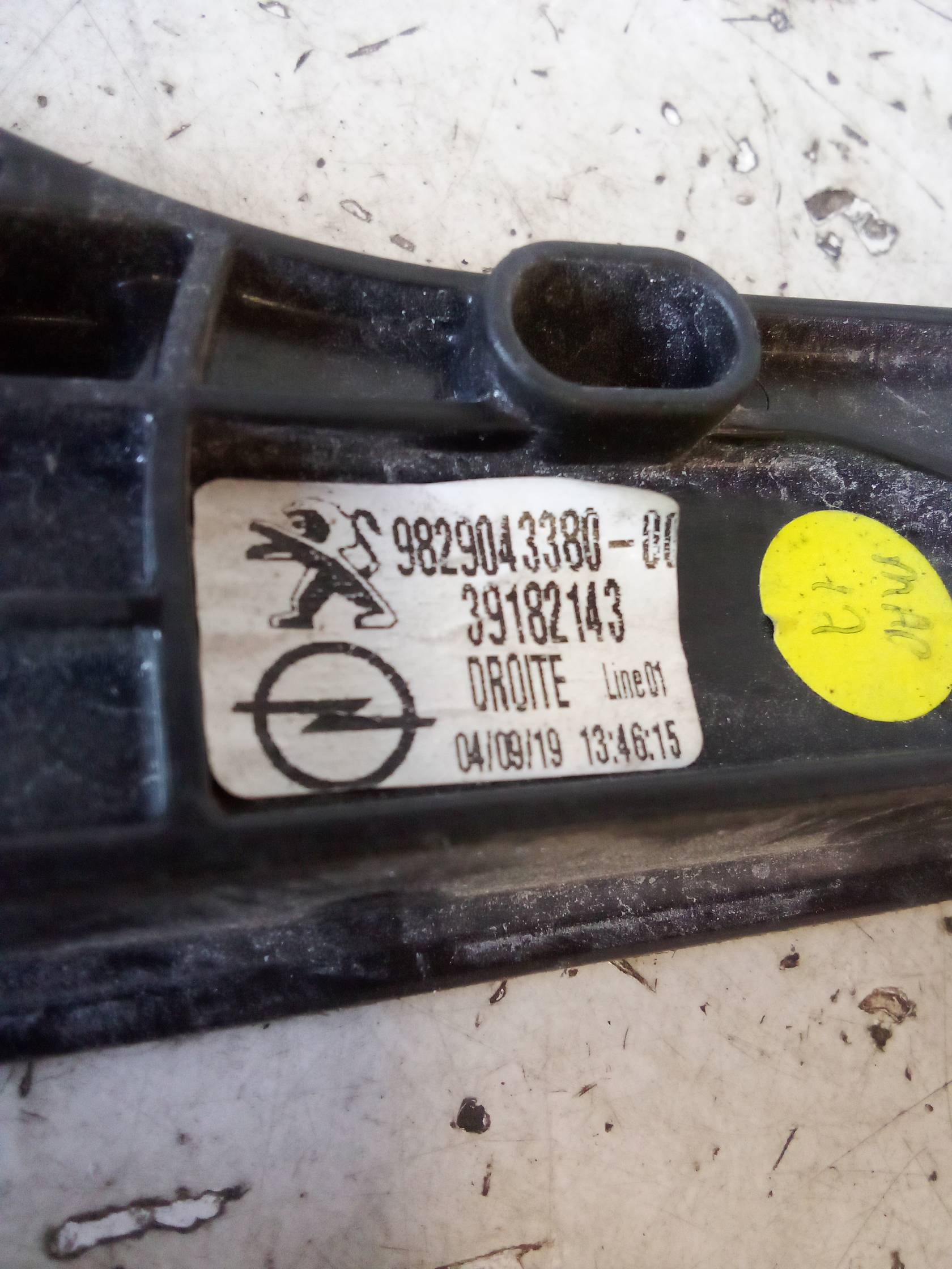 Alzacristallo elettr. porta ant. con motorino dx.