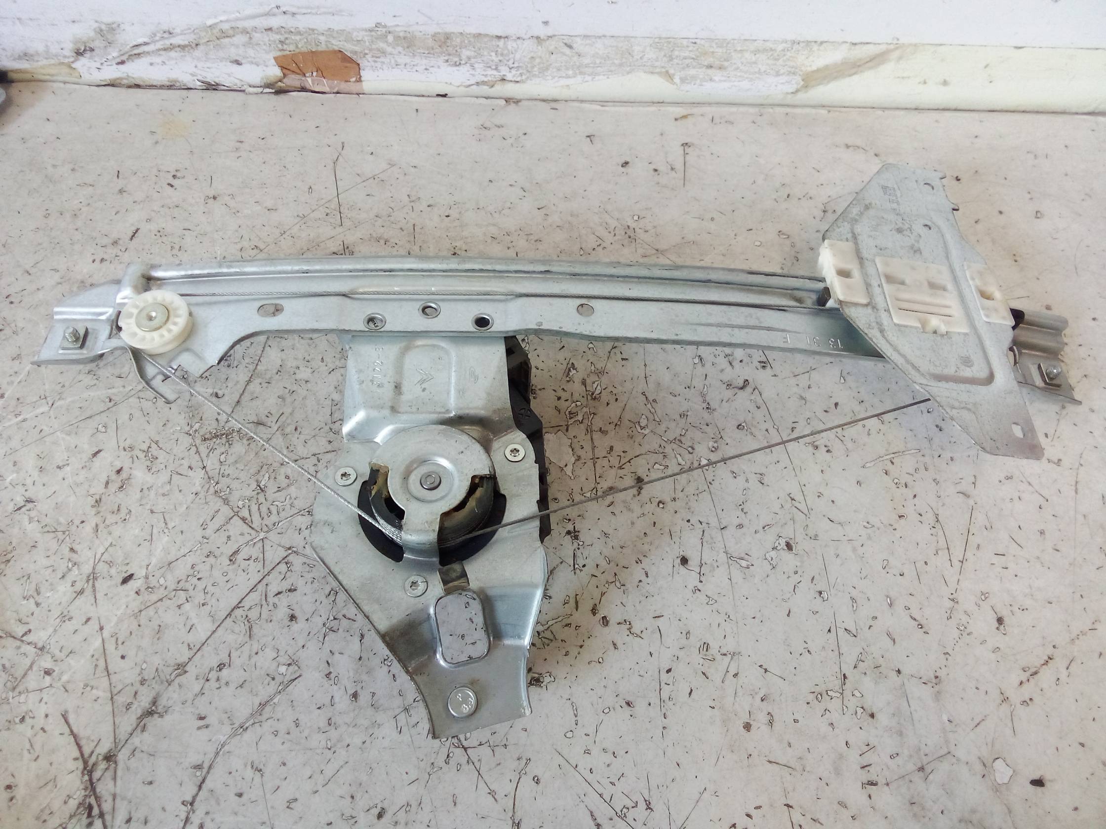 Alzacristallo elettr. porta post. dx.