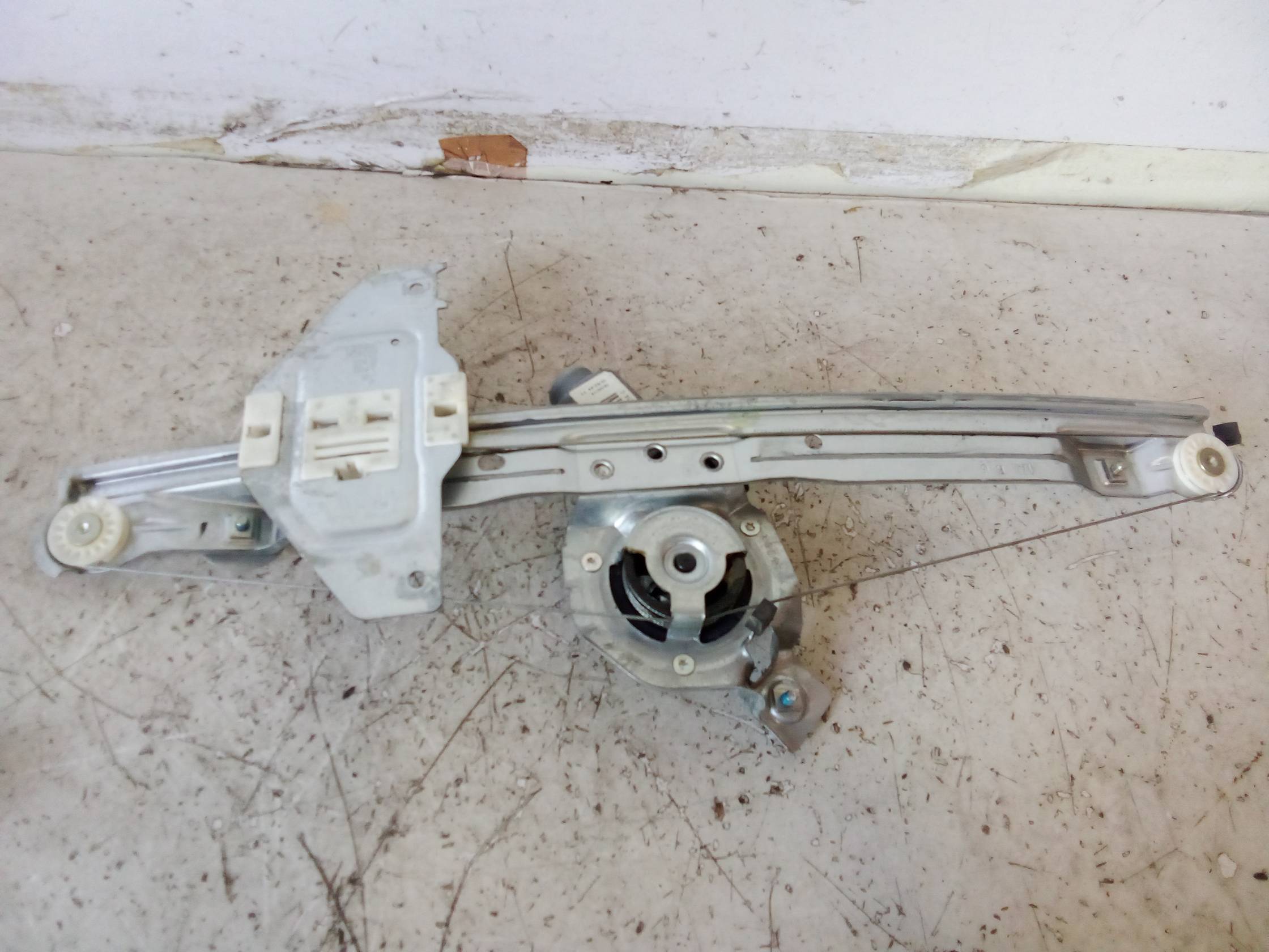 Alzacristallo elettr. porta ant. dx.