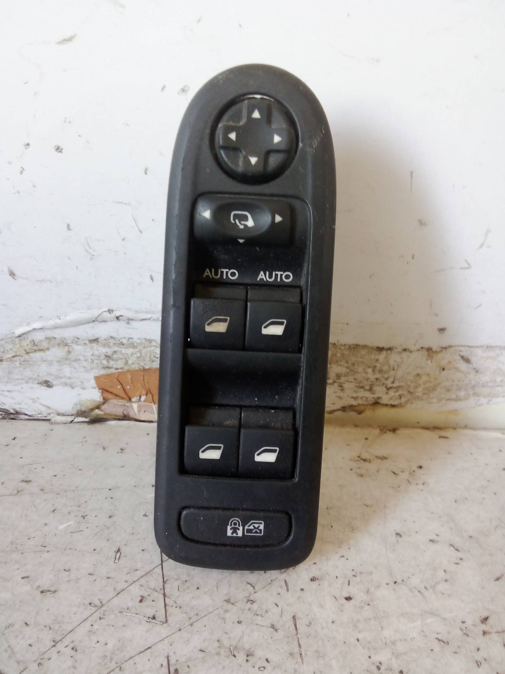 Blocco comandi alzacristalli e retrovisori est.