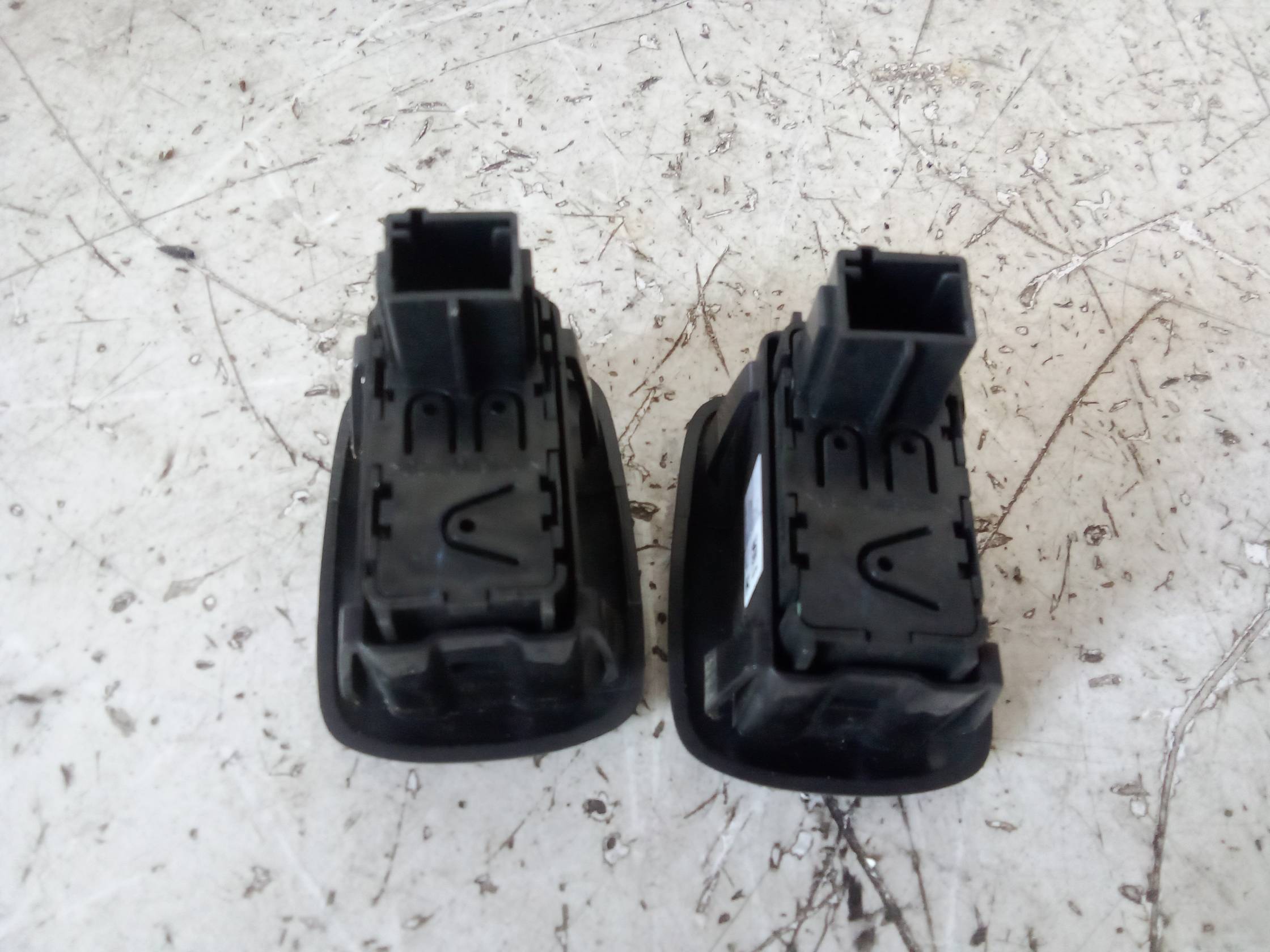 Blocco comandi alzacristalli e retrovisori est.