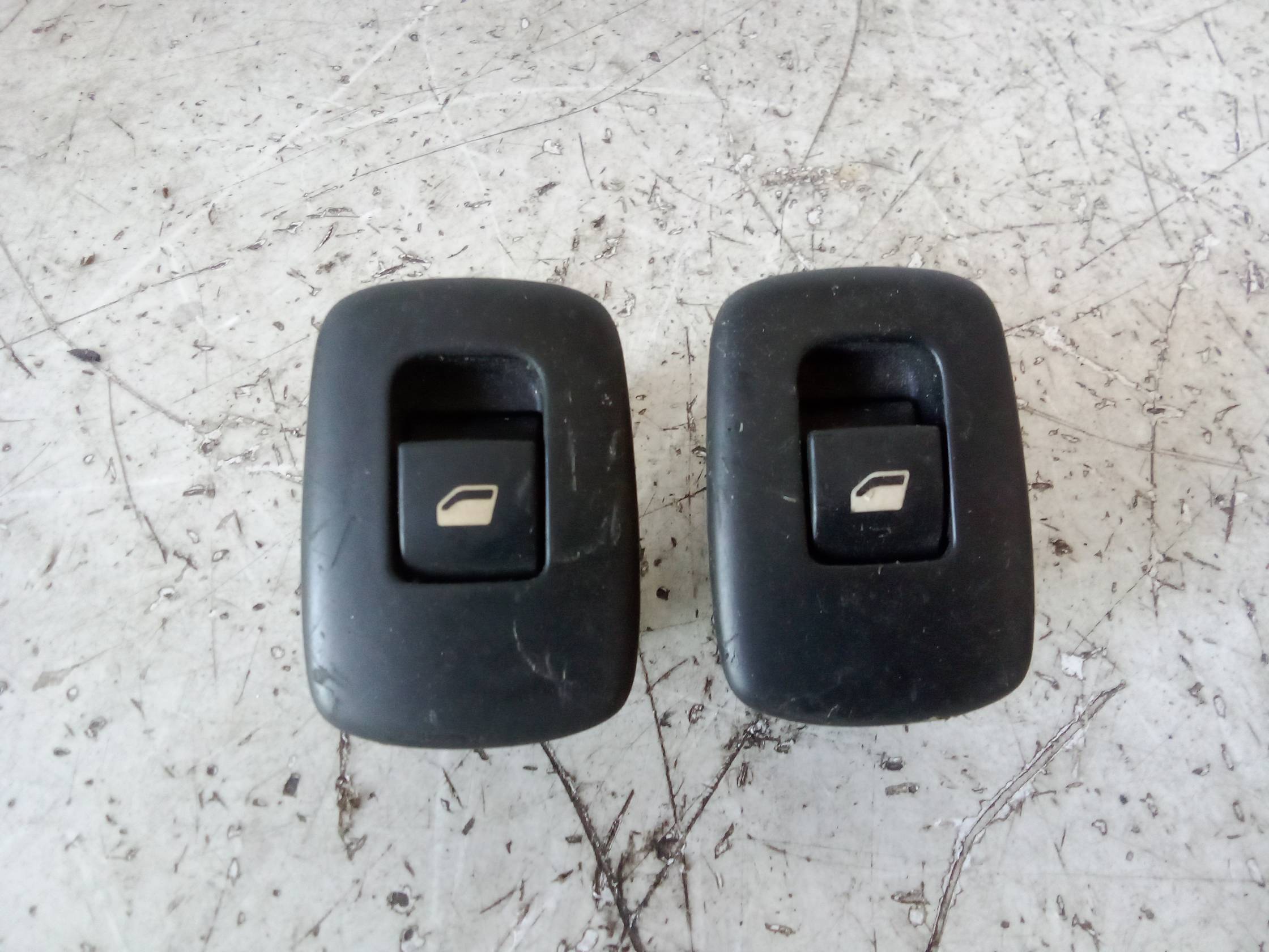 Blocco comandi alzacristalli e retrovisori est.