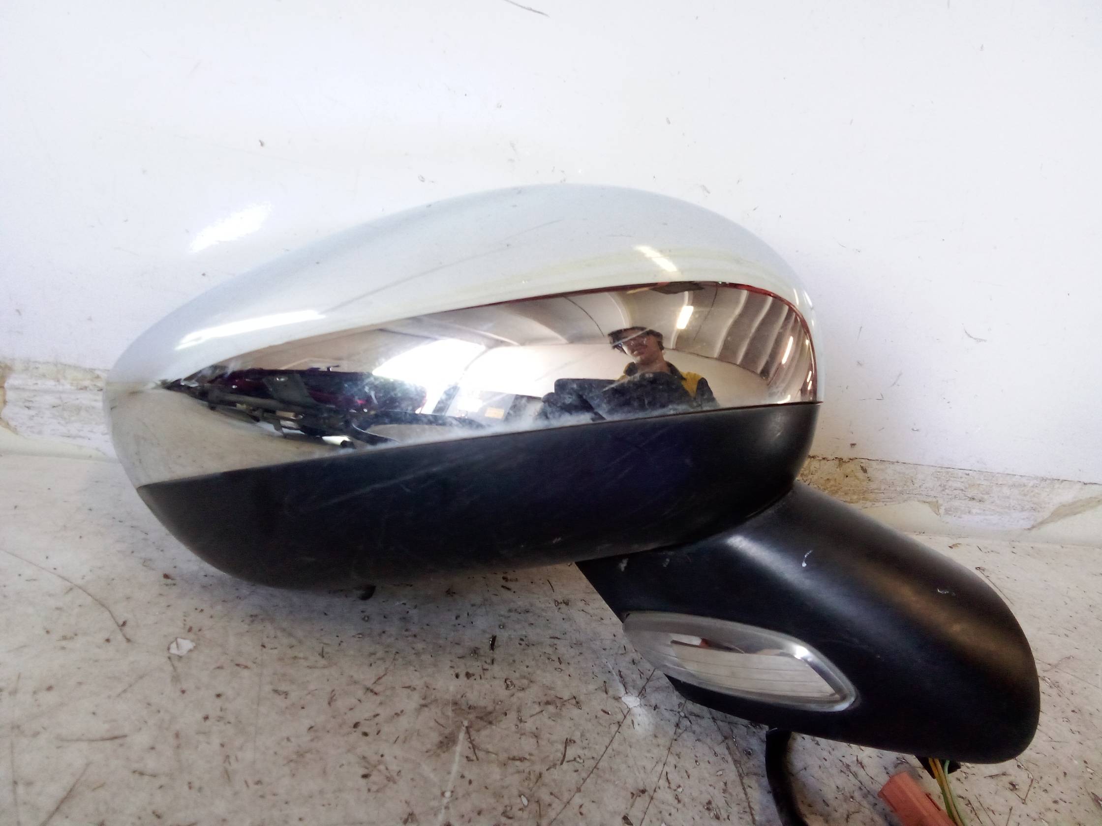 Retrovisore est. regolaz. elettr. dx.