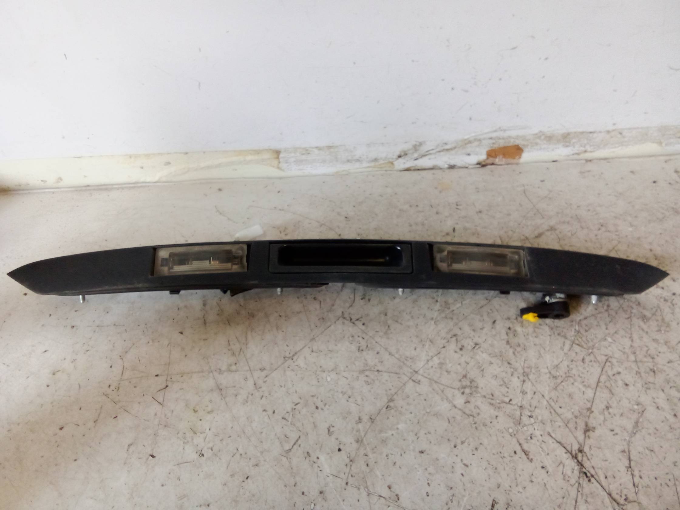 Maniglia portello post. Maniglia portello post.