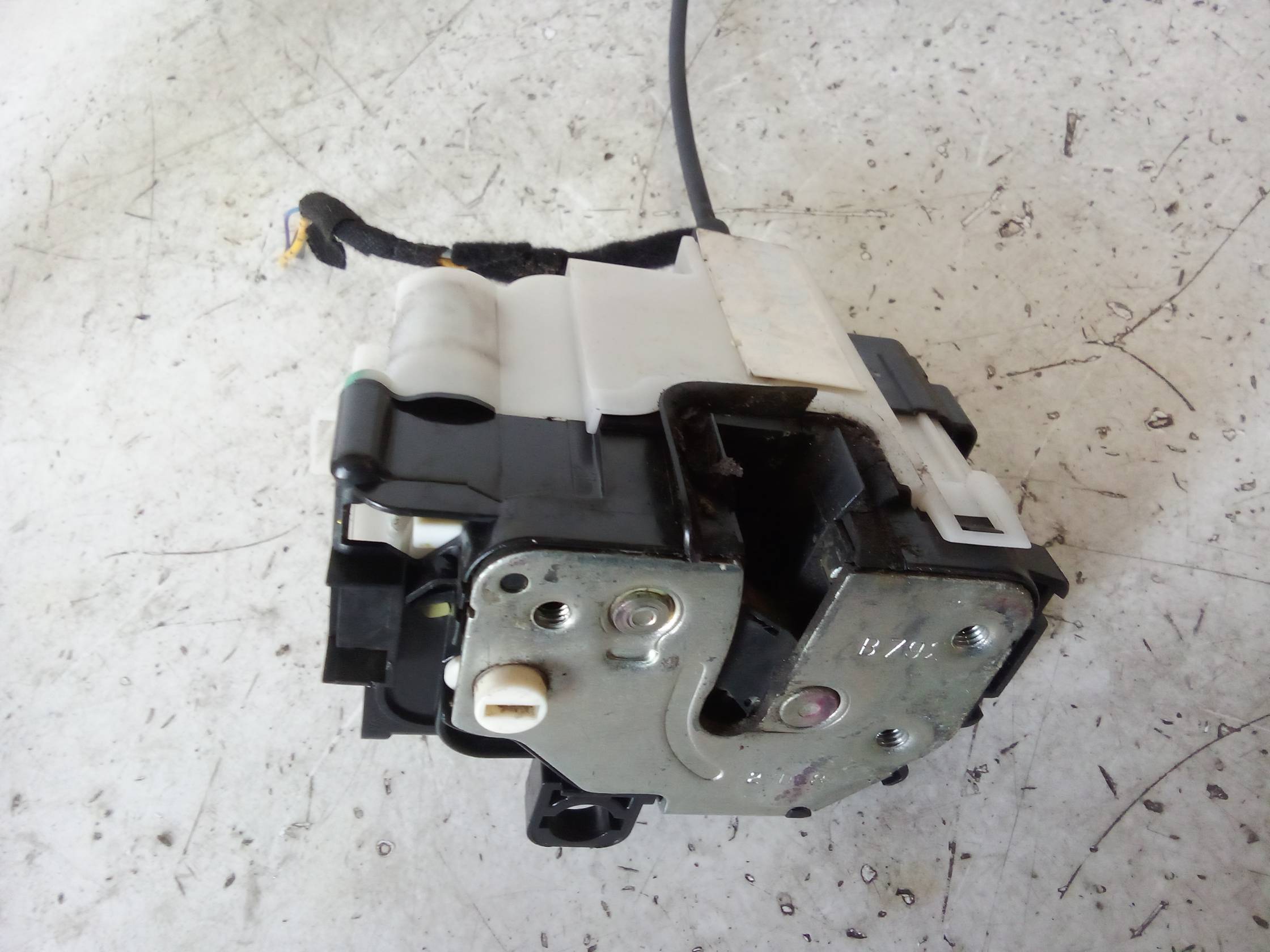 Serratura porta post. dx.