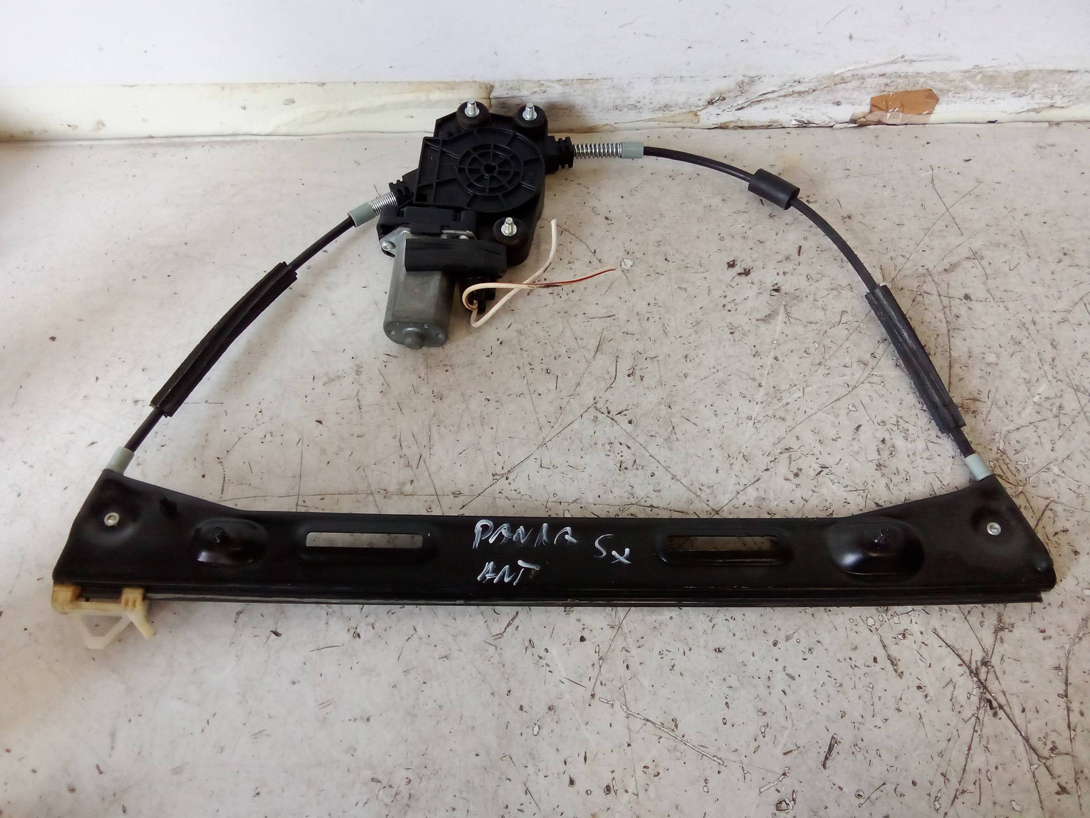 Alzacristallo elettr. porta ant. con motorino sx.