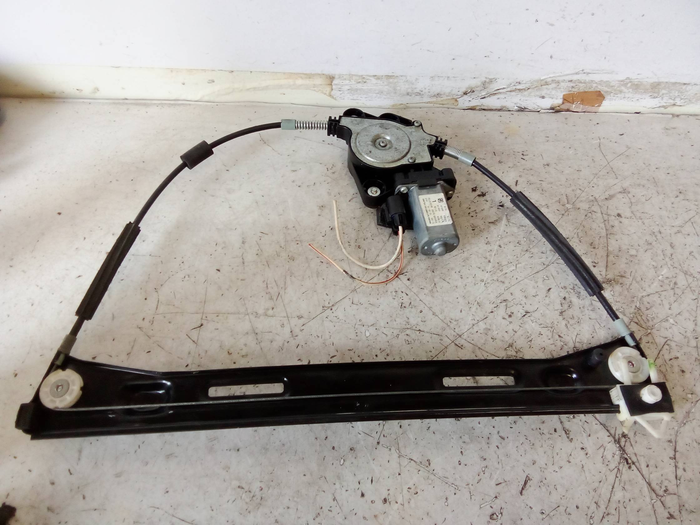 Alzacristallo elettr. porta ant. con motorino sx.