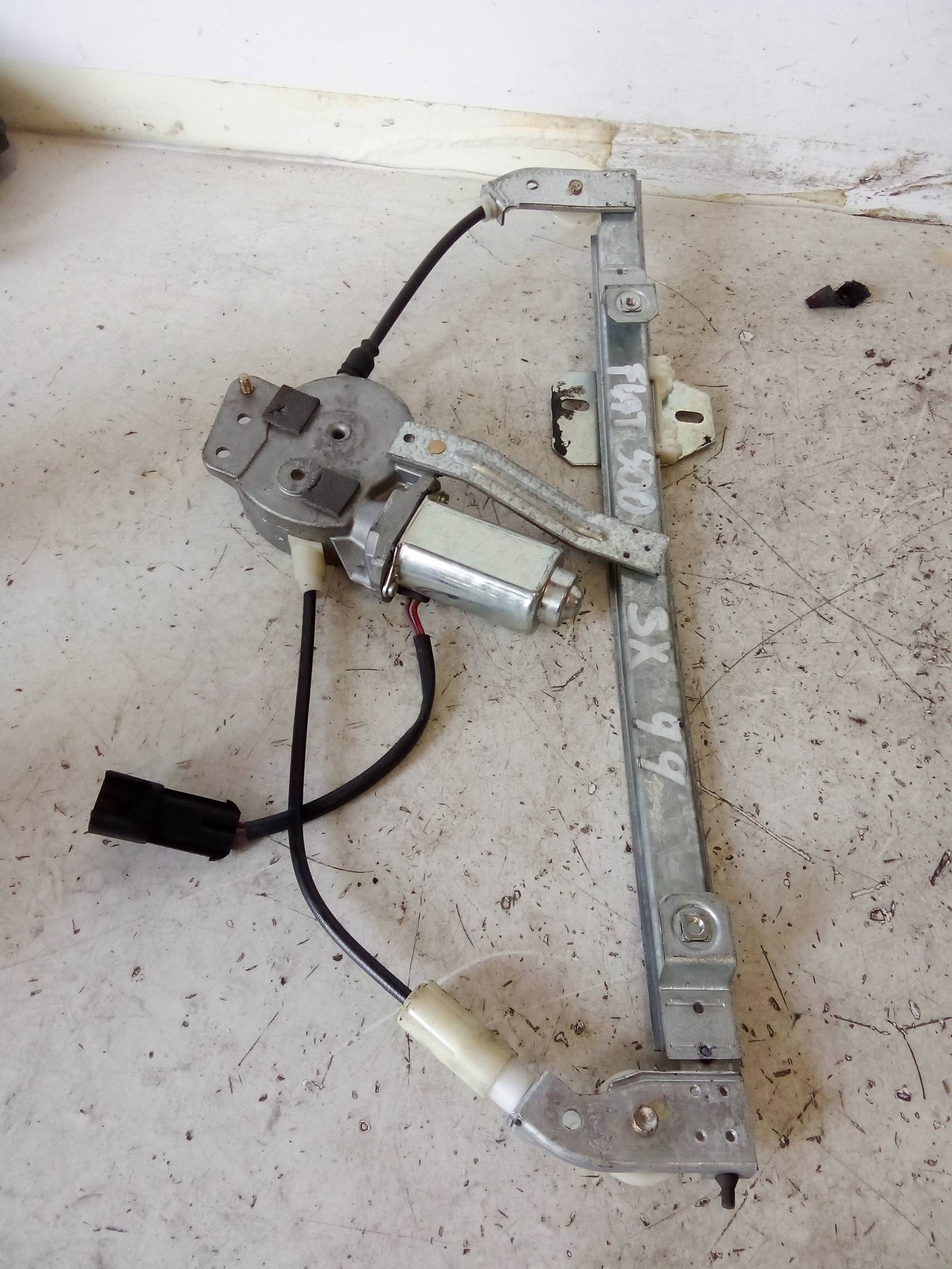 Alzacristallo elettr. porta ant. con motorino sx.