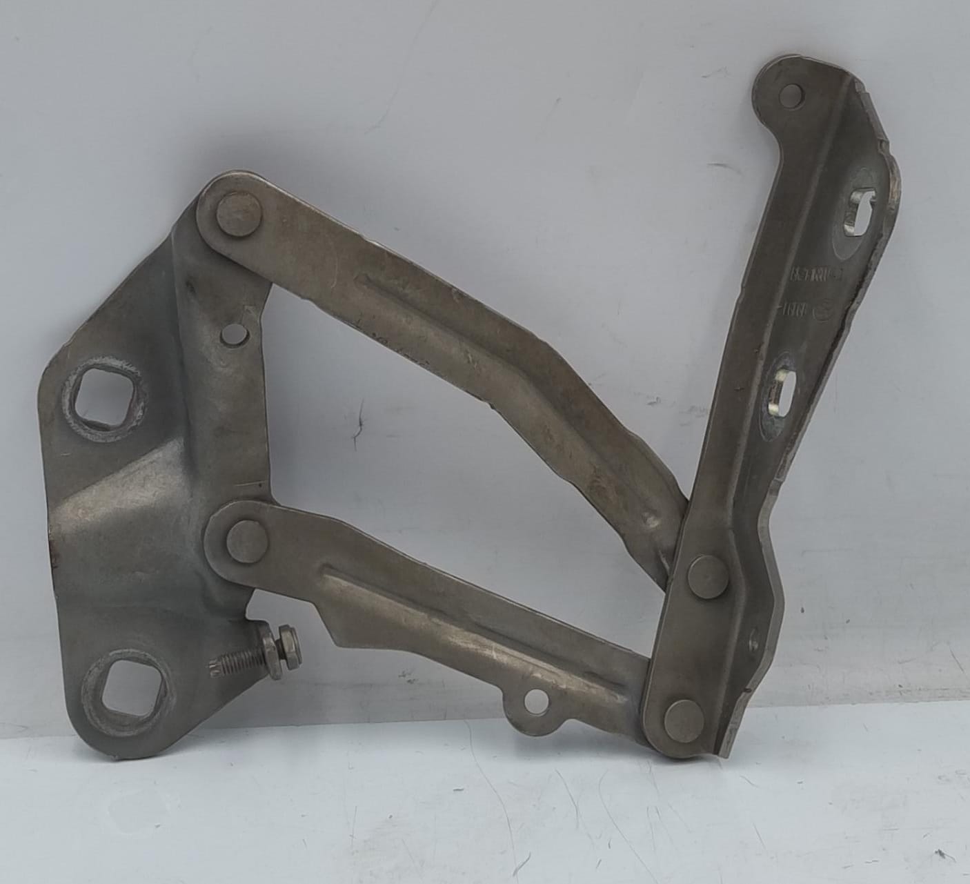 Cerniera cofano ant. dx.