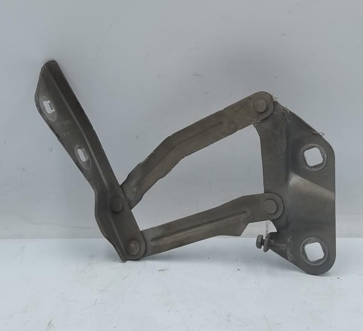 Cerniera cofano ant. sx. Cerniera cofano ant. sx.