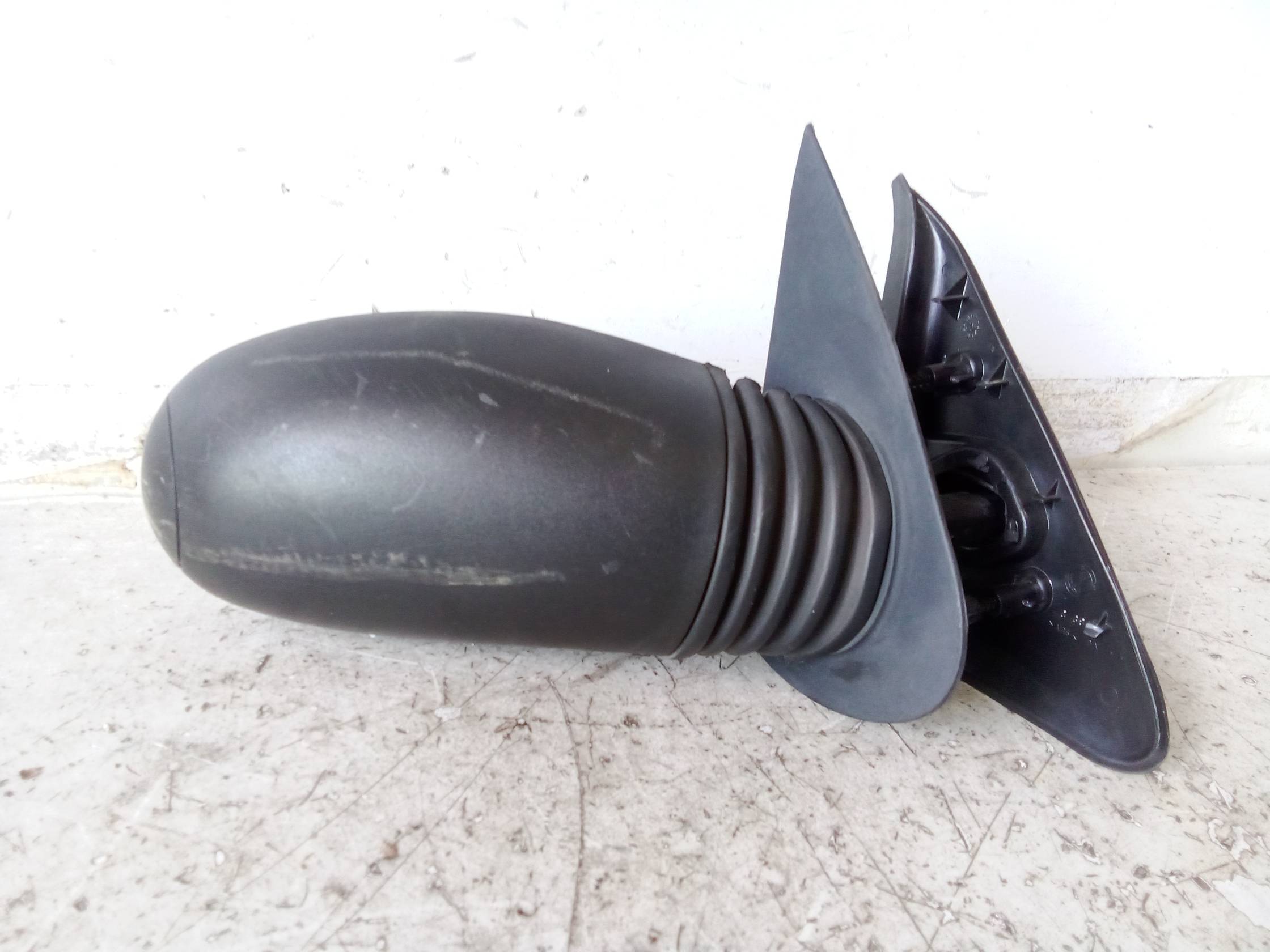 Retrovisore est. dx.