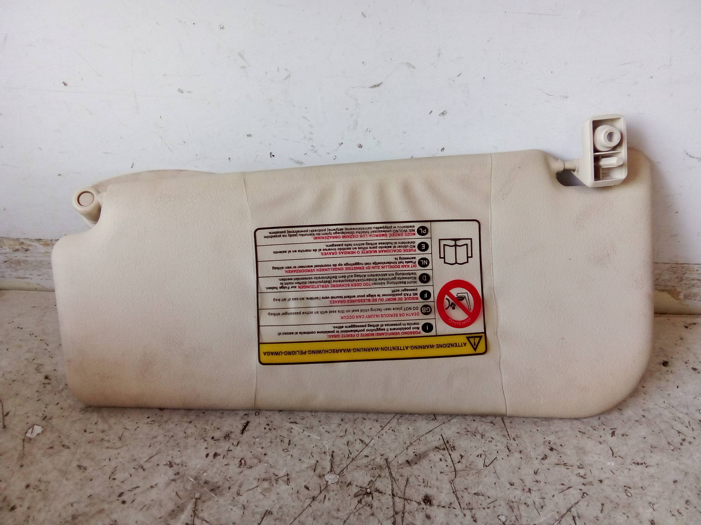 Aletta parasole parabrezza dx.