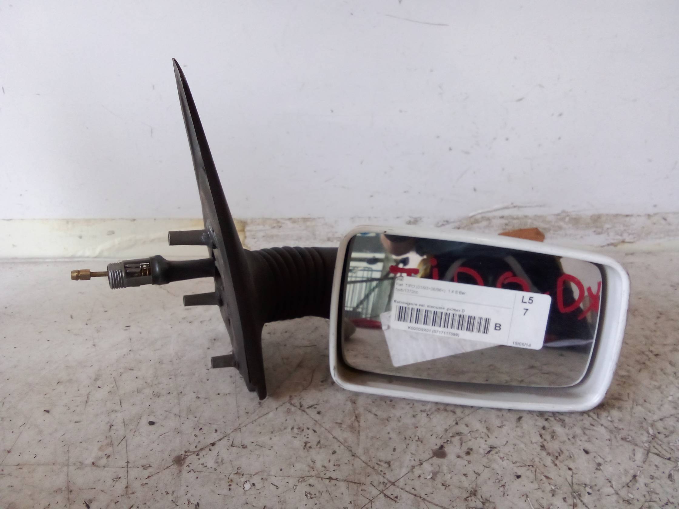 Retrovisore est. dx.