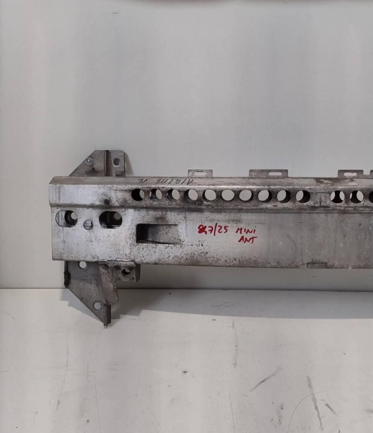 Traversa paraurti ant.