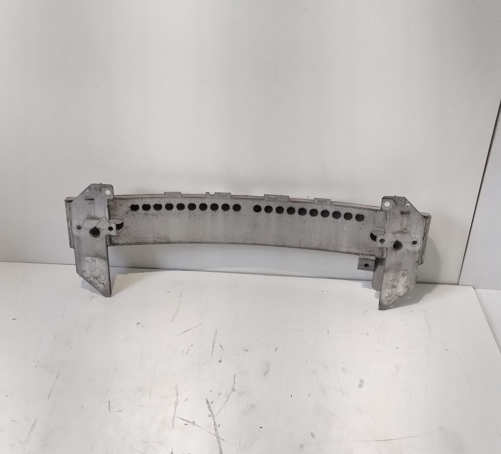 Traversa paraurti ant.