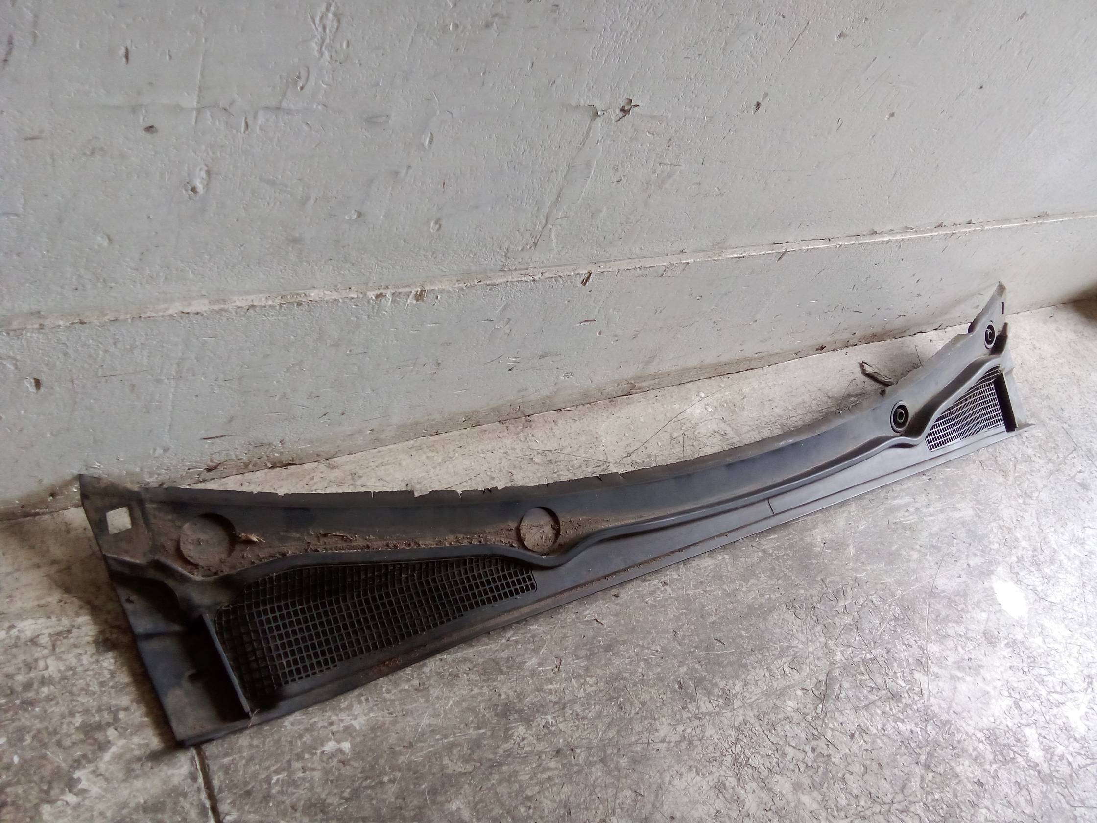 Griglia centr. sottoparabrezza