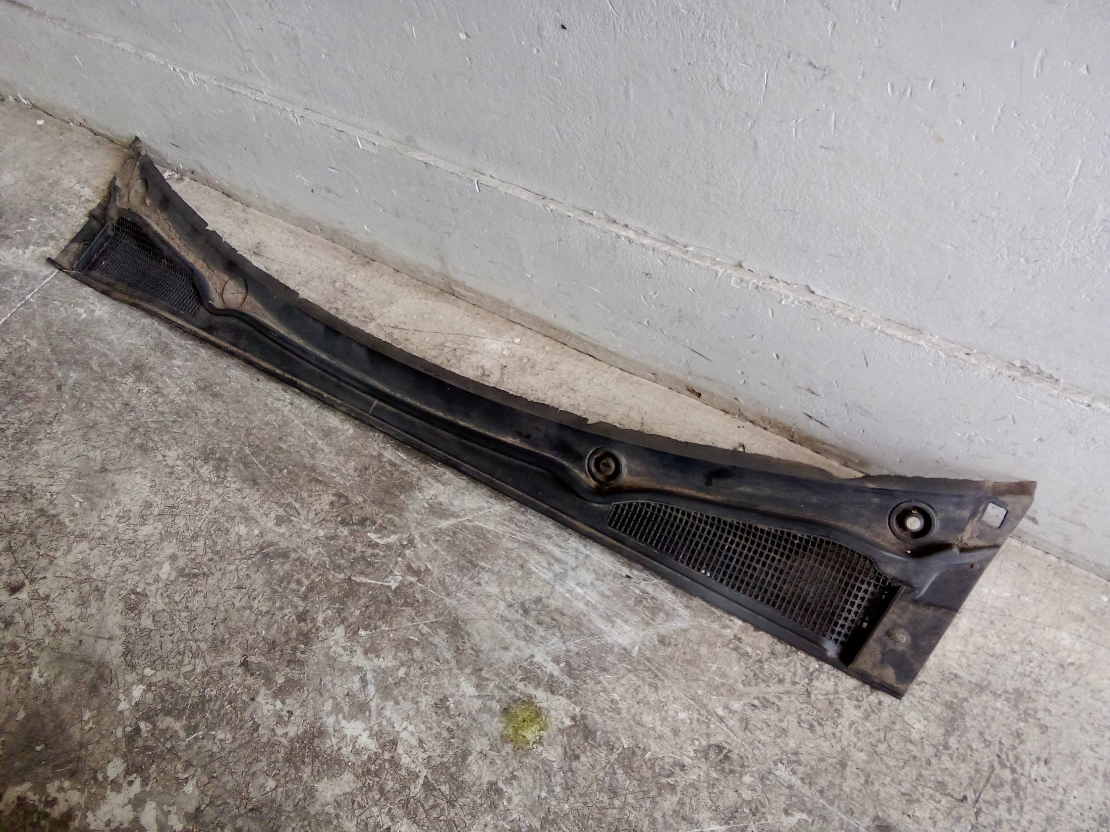 Griglia centr. sottoparabrezza