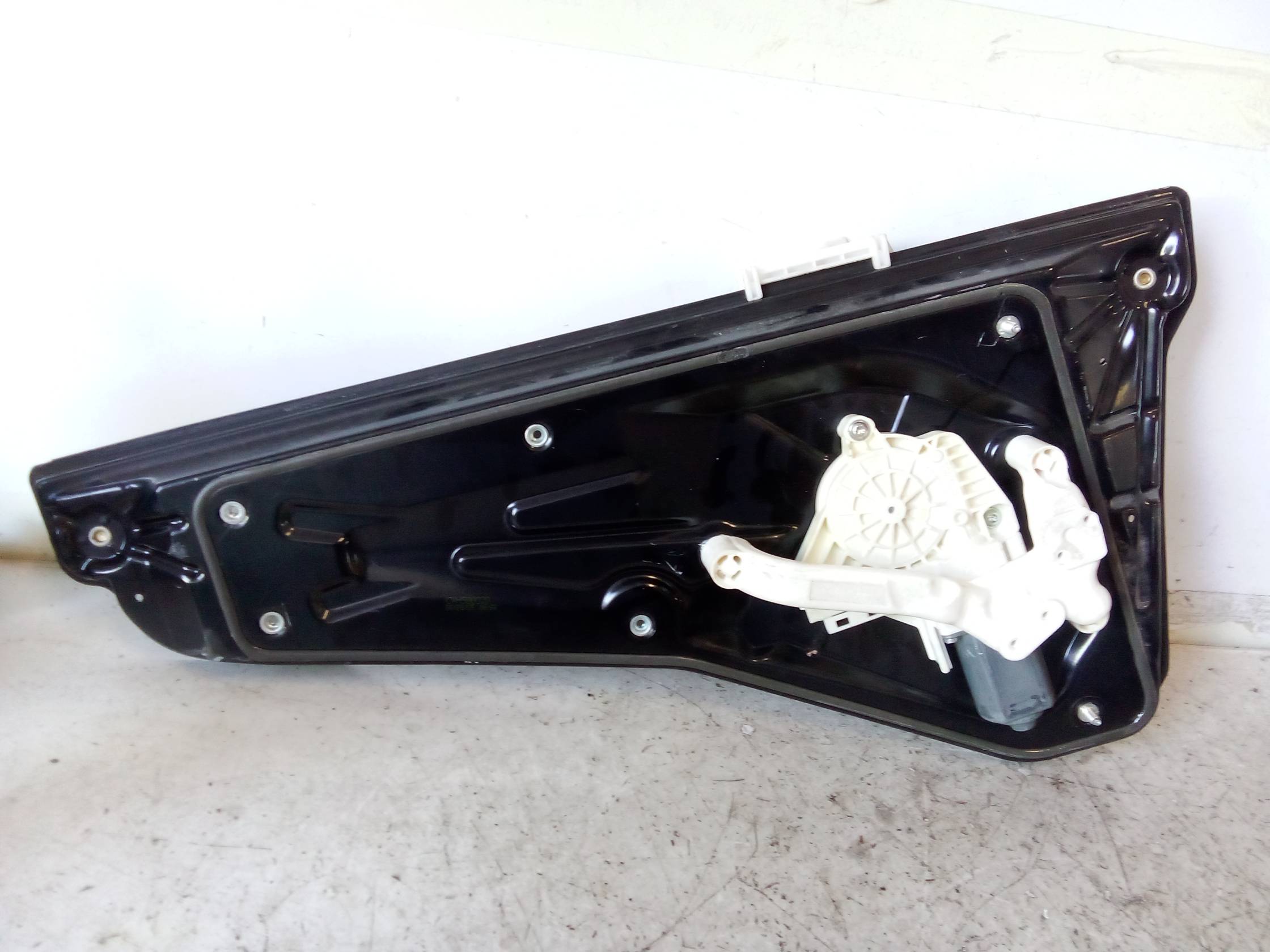 Alzacristallo elettr. porta post. dx.