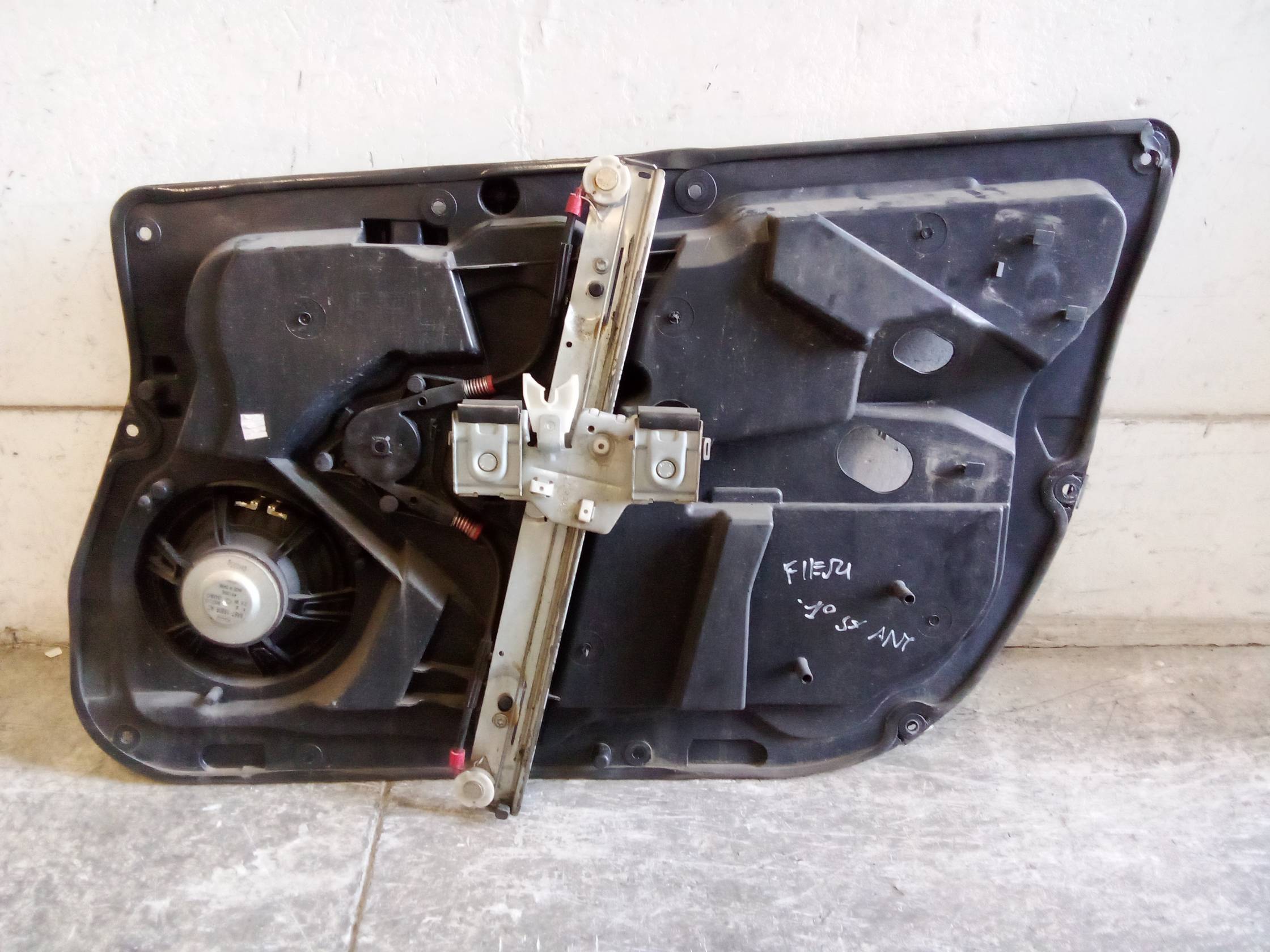 Alzacristallo elettr. porta ant. sx.