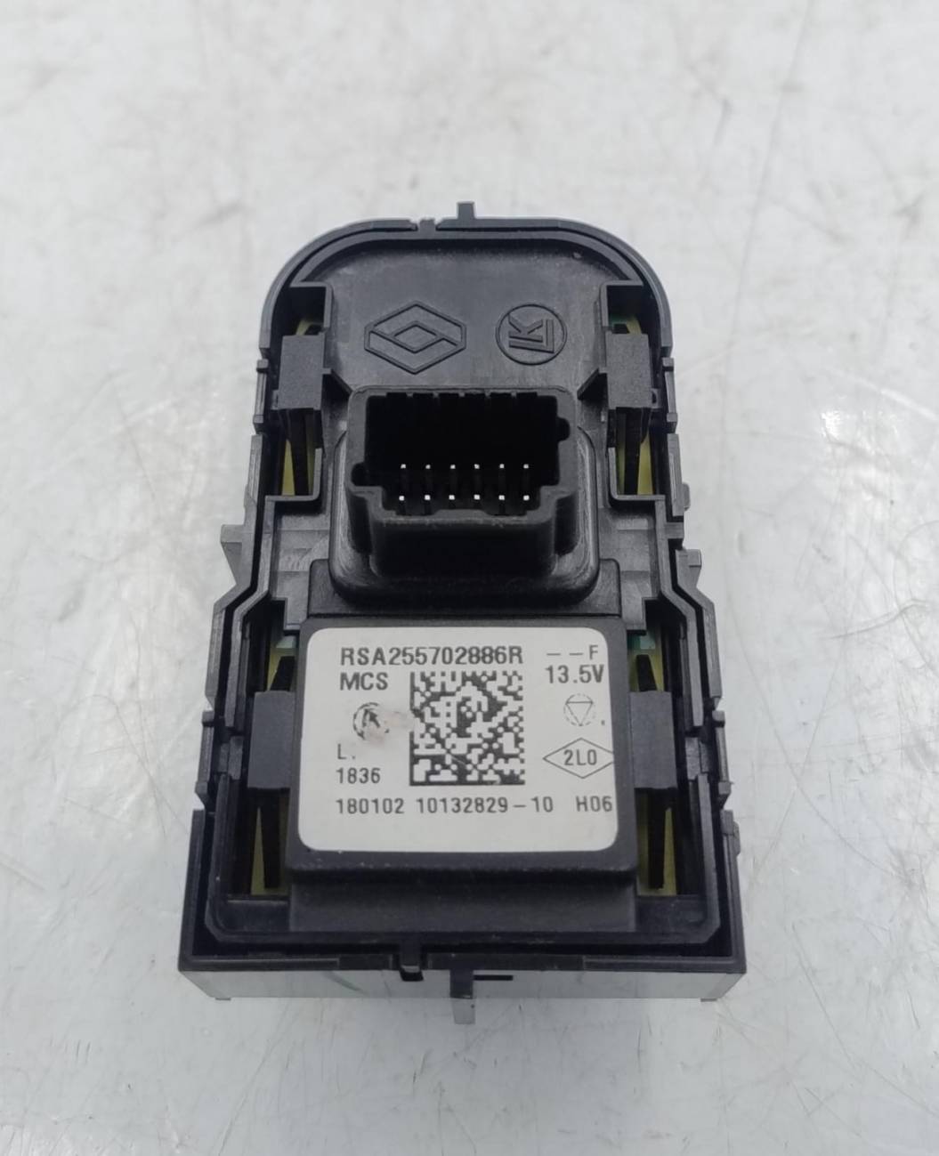 Comando regolazione retrovisori esterni Comando regolazione retrovisori esterni