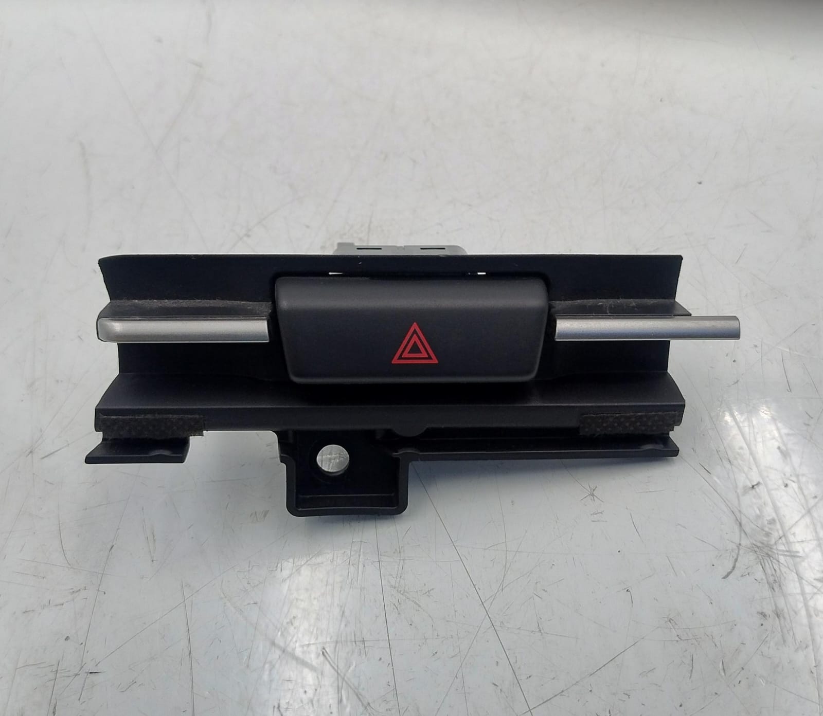 Pulsante quattro frecce emergenza