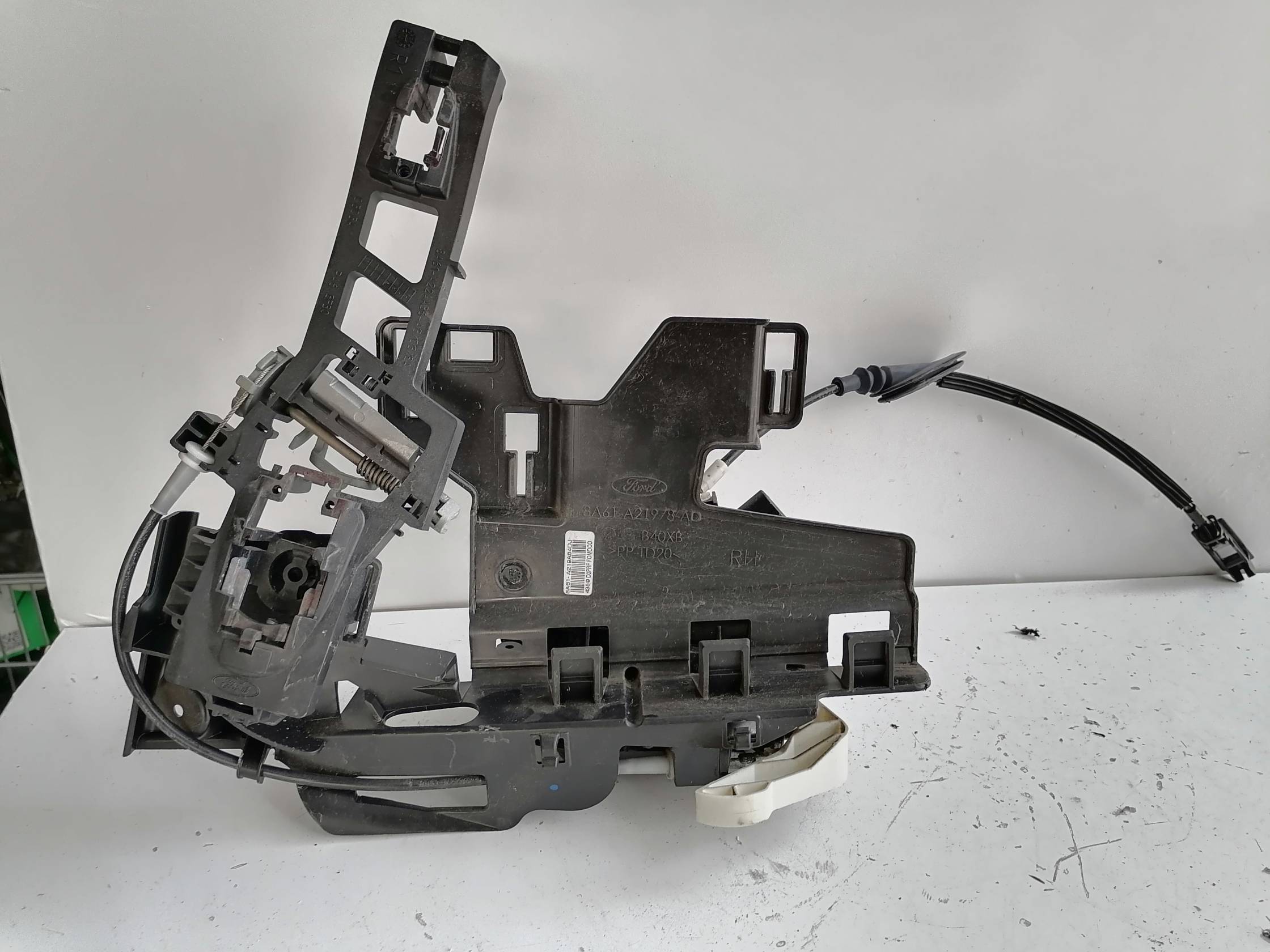 Serratura porta ant. dx.