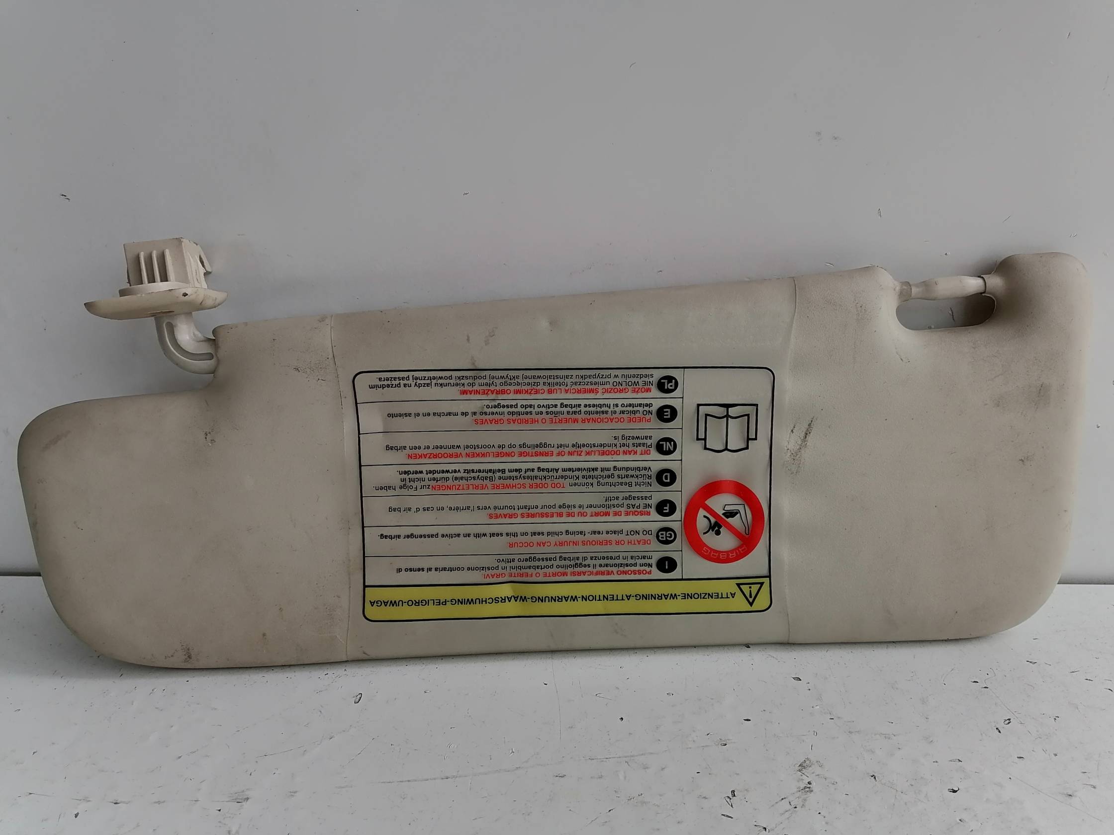 Aletta parasole parabrezza dx.