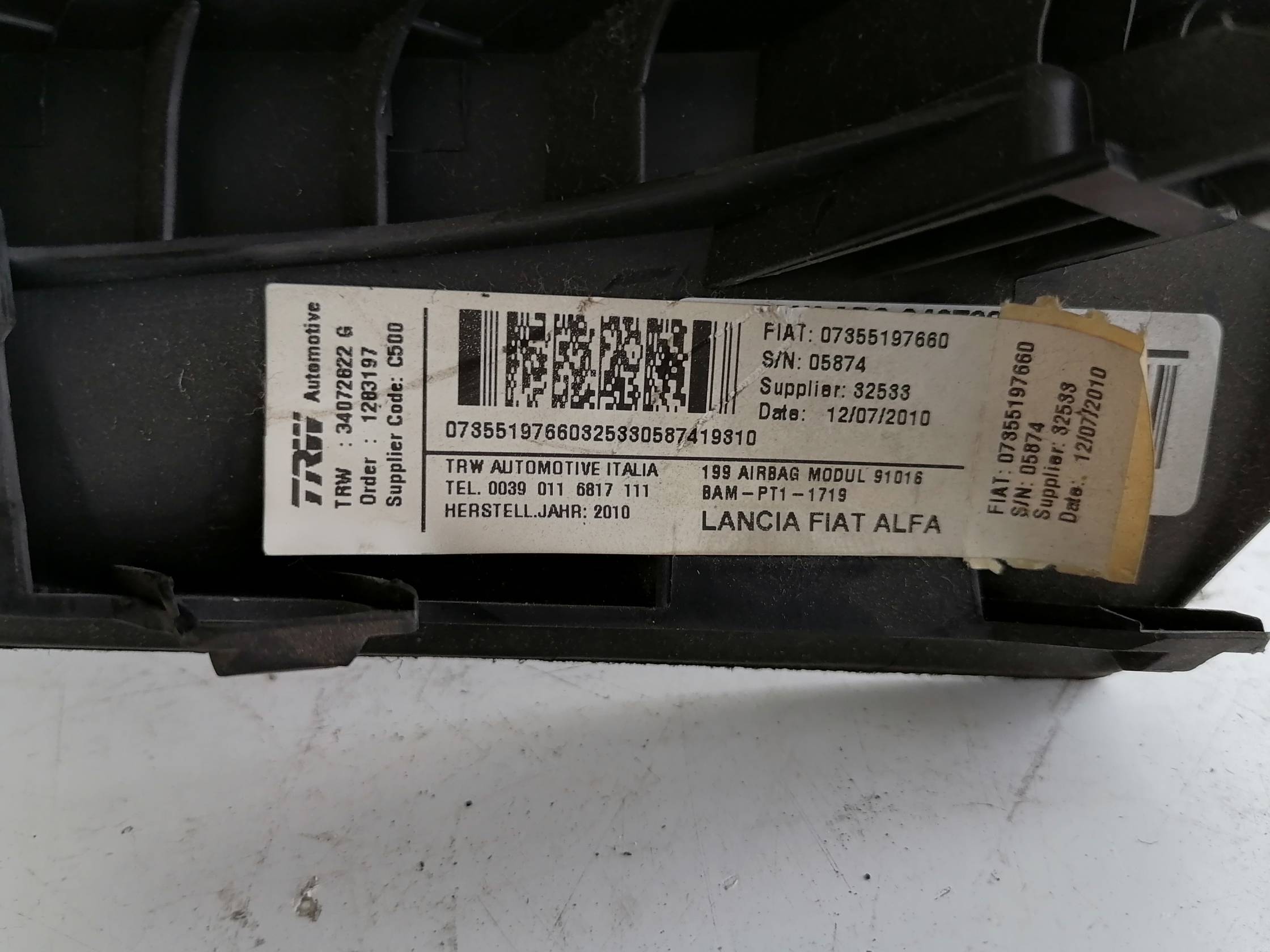 Dispositivo airbag protezione gambe