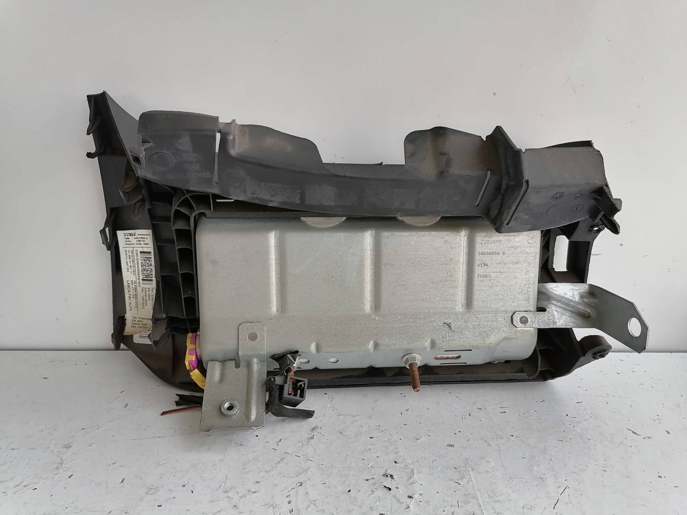 Dispositivo airbag protezione gambe