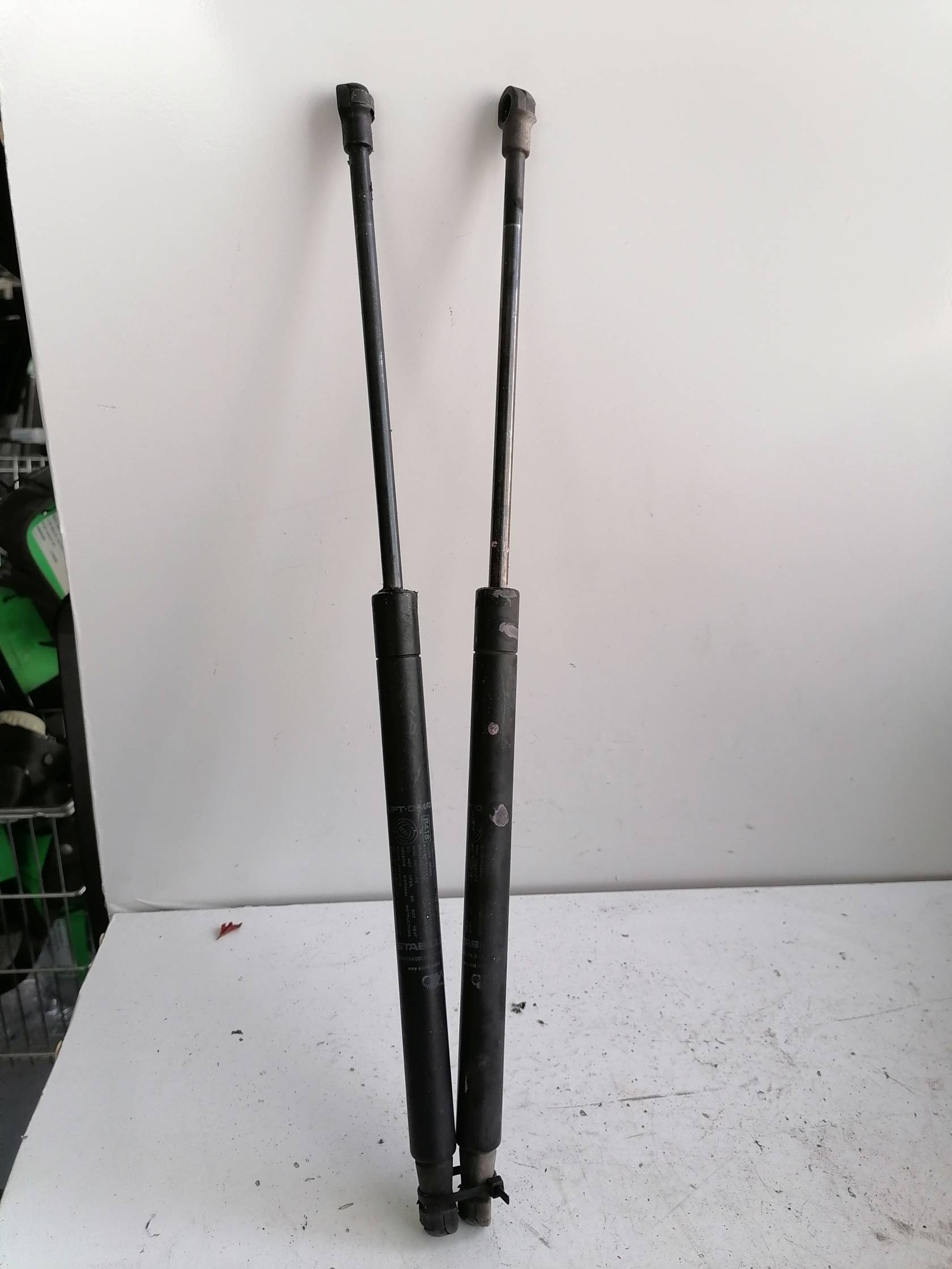 Asta ammortizzante portello post. sx.